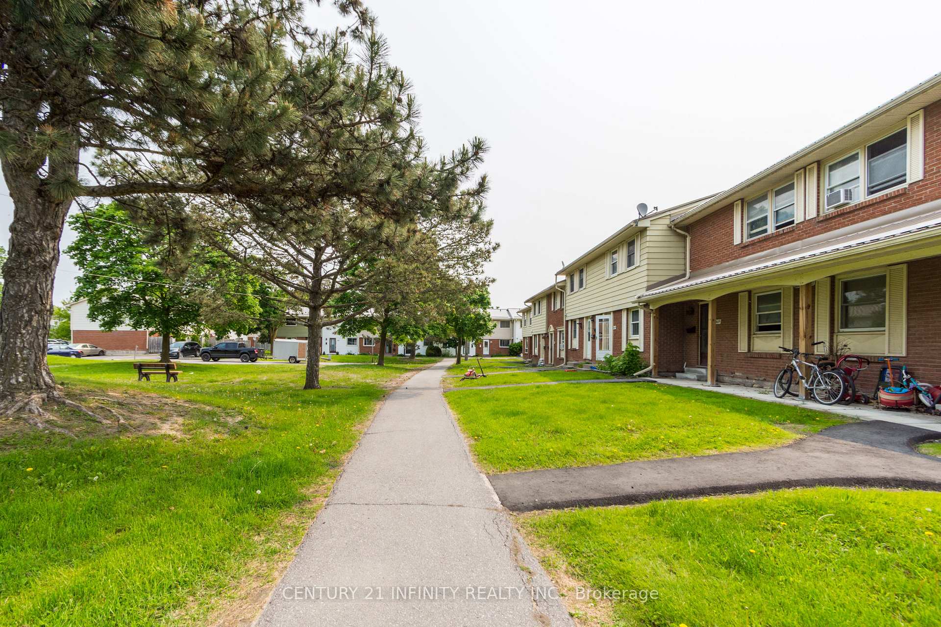 Photo 3 of Unit E, 203 North Park Street E, Belleville, Belleville Ward — HOMEH