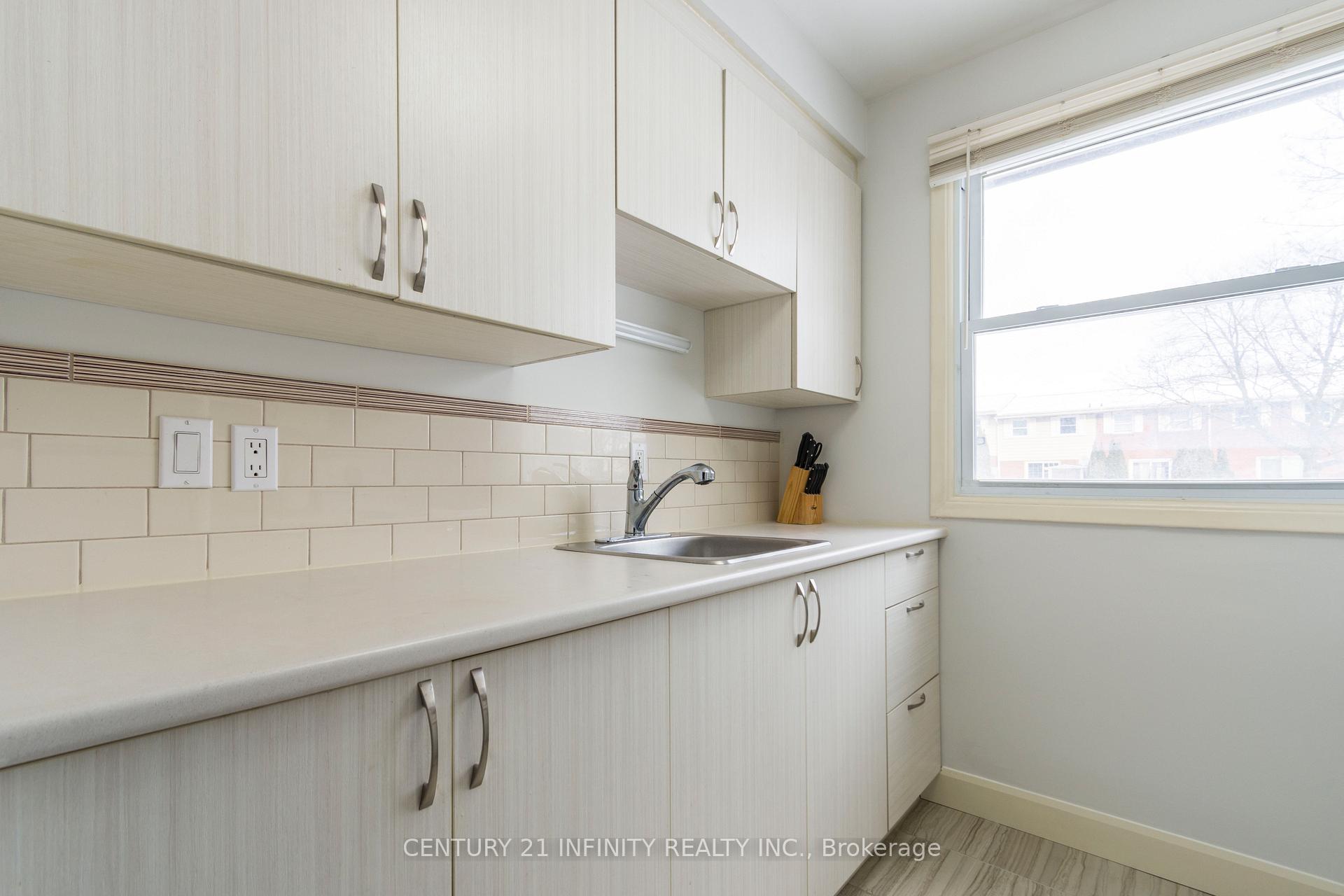 Photo 13 of Unit E, 203 North Park Street E, Belleville, Belleville Ward — HOMEH