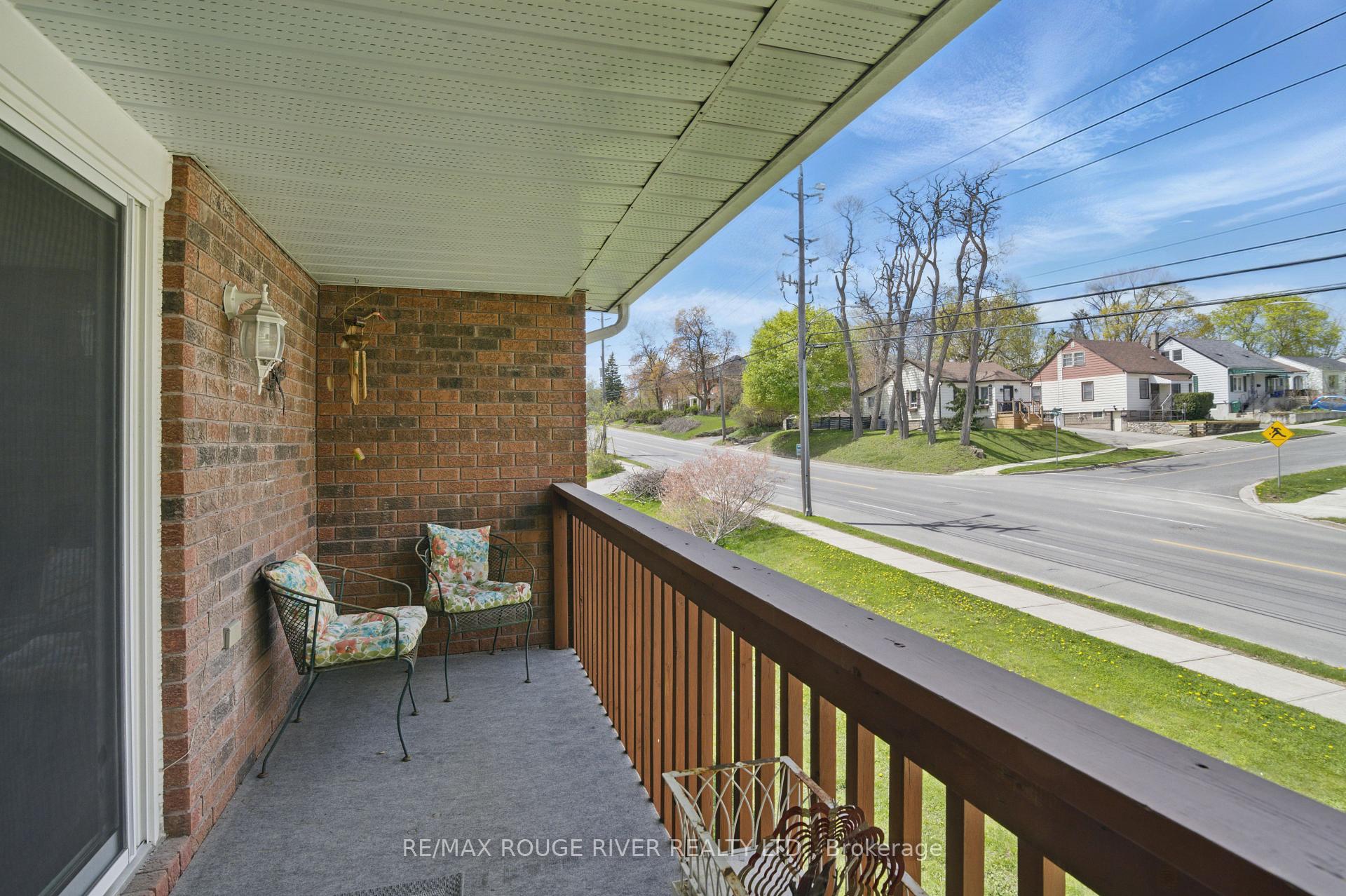 Front of Unit 222, 475 Parkhill Road W