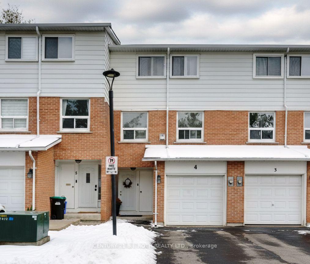 Front of Unit 4, 235 Steel Street