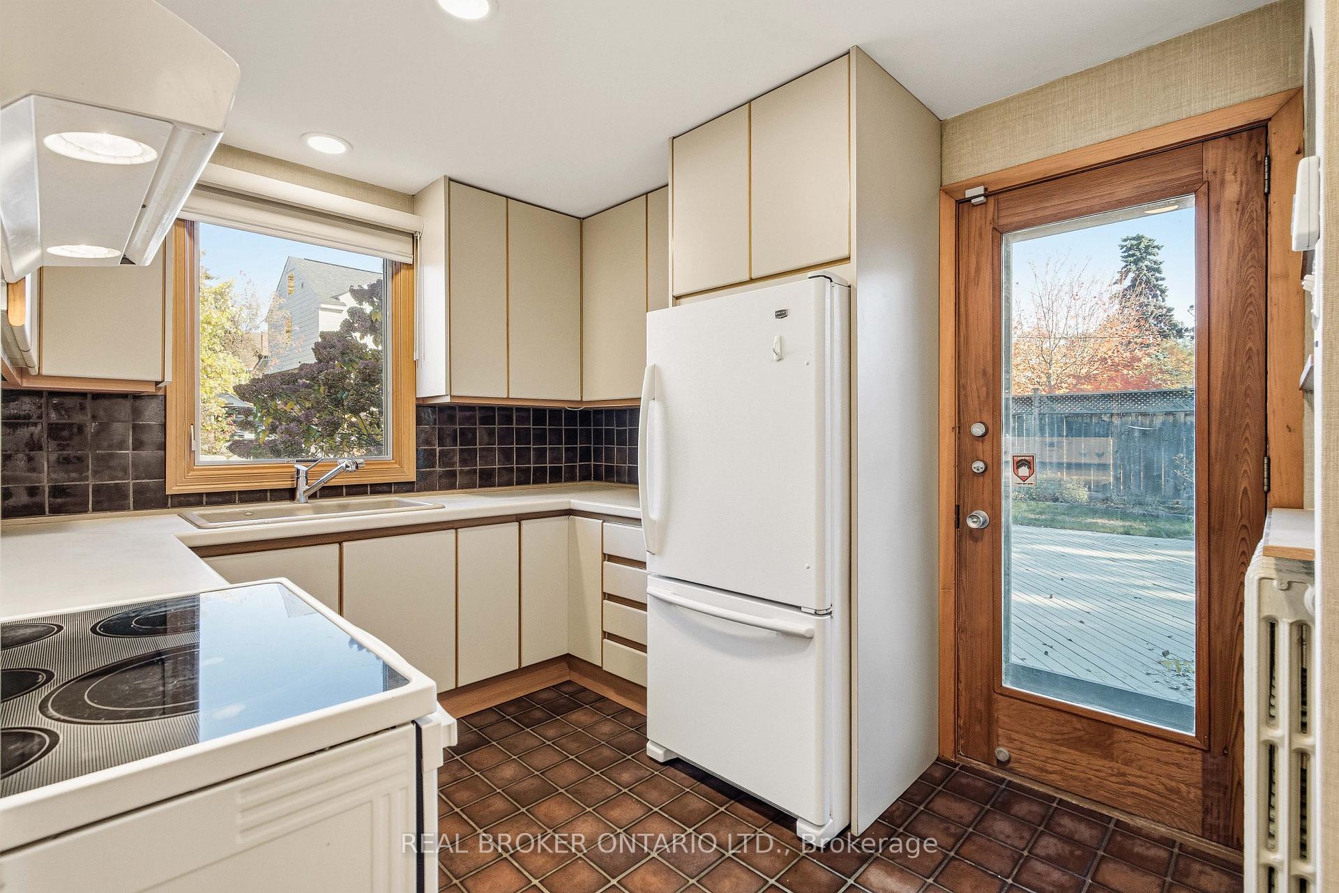Photo 13 of 43 Reid Avenue, Ottawa, Civic Hospital — HOMEH