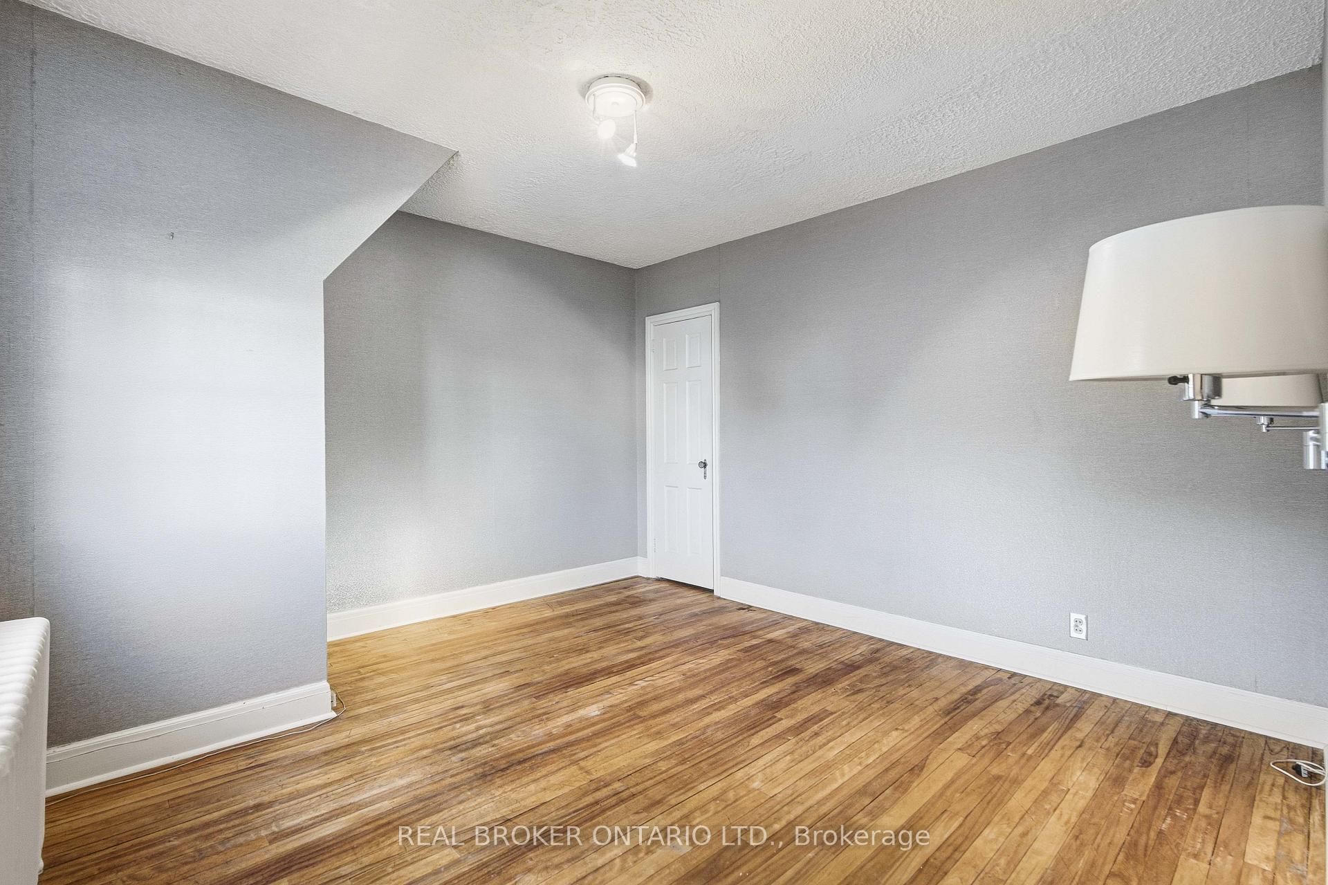 Photo 23 of 43 Reid Avenue, Ottawa, Civic Hospital — HOMEH