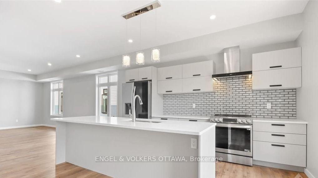 Photo 6 of Unit A, 1377 Maxime Street, Ottawa, Pineview — HOMEH