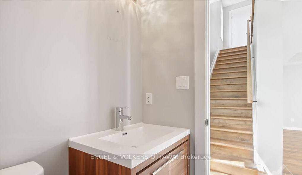 Photo 8 of Unit A, 1377 Maxime Street, Ottawa, Pineview — HOMEH