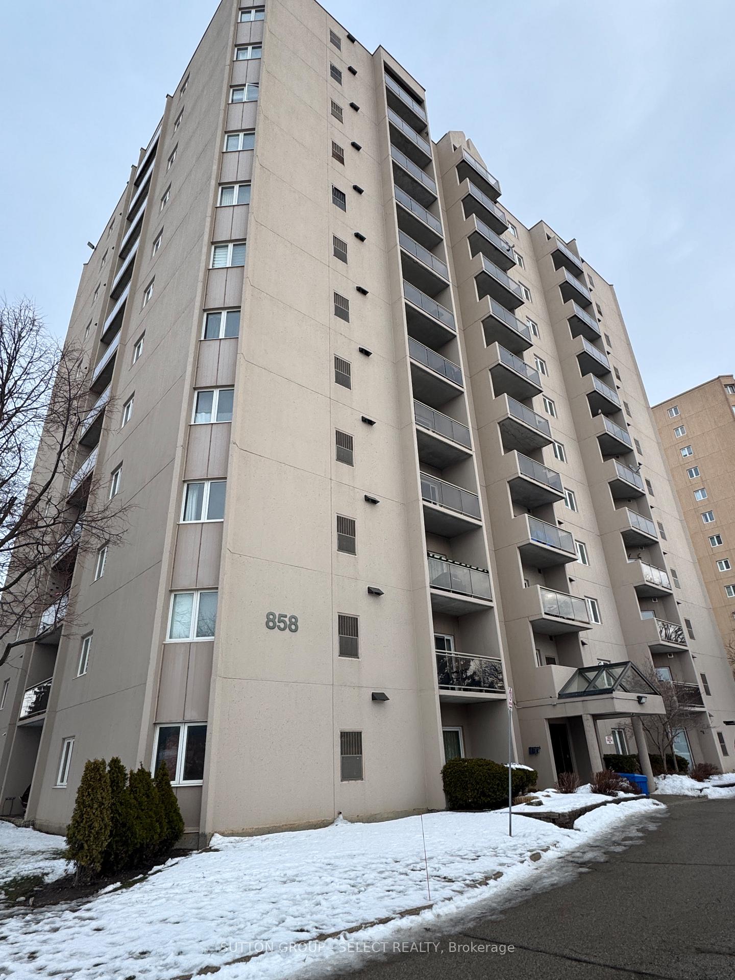 Front of Unit 906, 858 Commissioners Road E