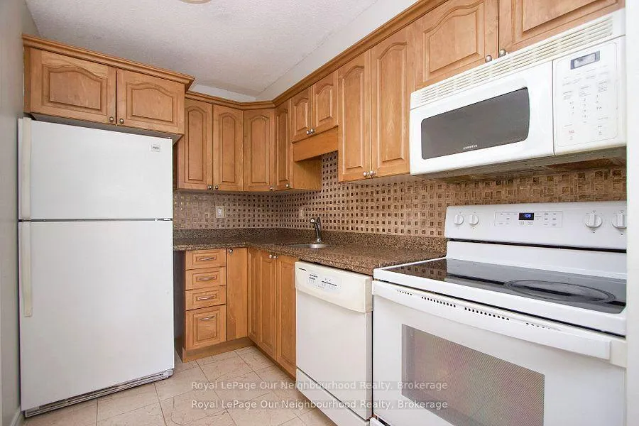 Photo 6 of Unit 203, 80 Athol Street E, Oshawa, Central — HOMEH