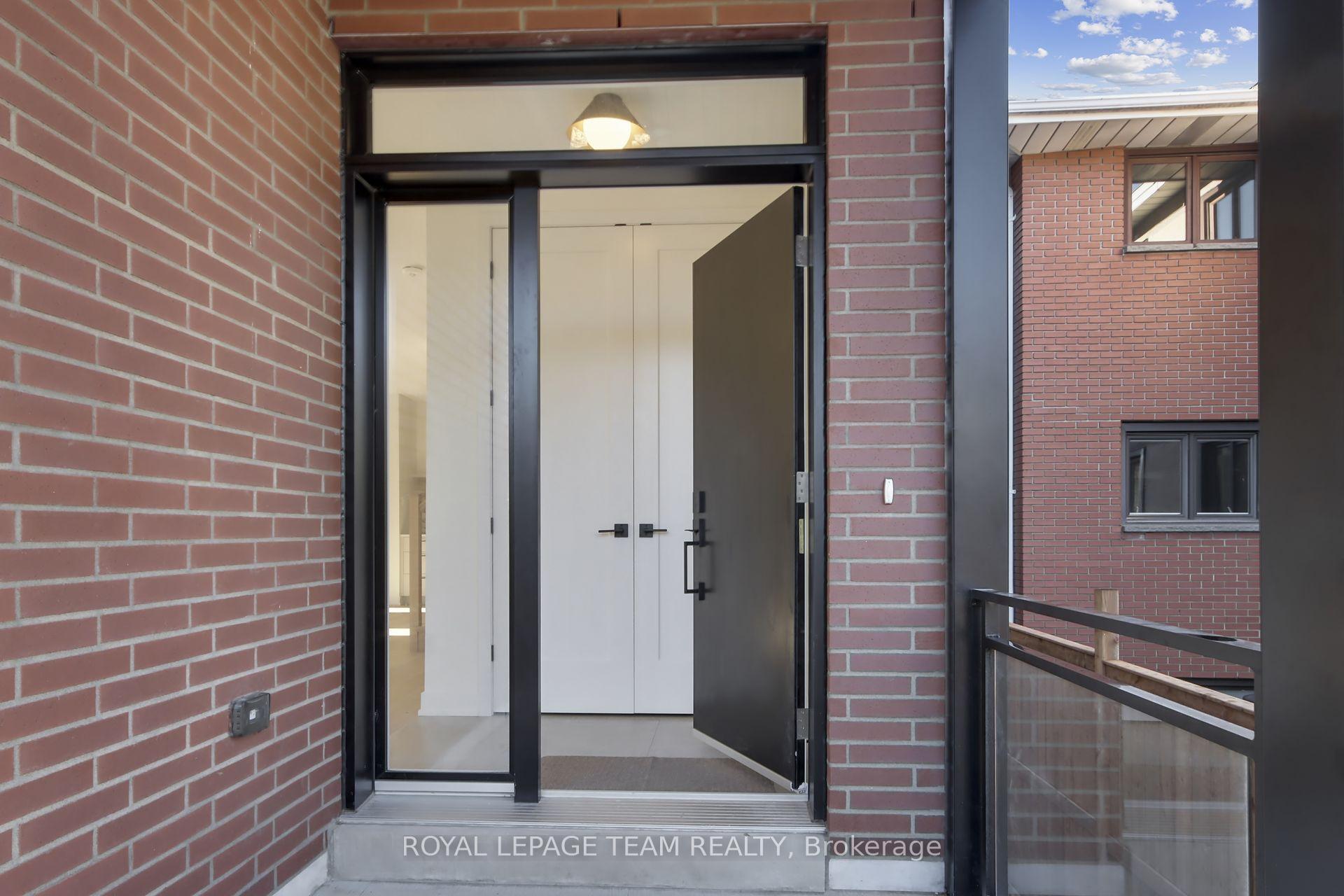 Photo 2 of Unit B, 241 Breezehill Avenue, Ottawa, West Centre Town — HOMEH