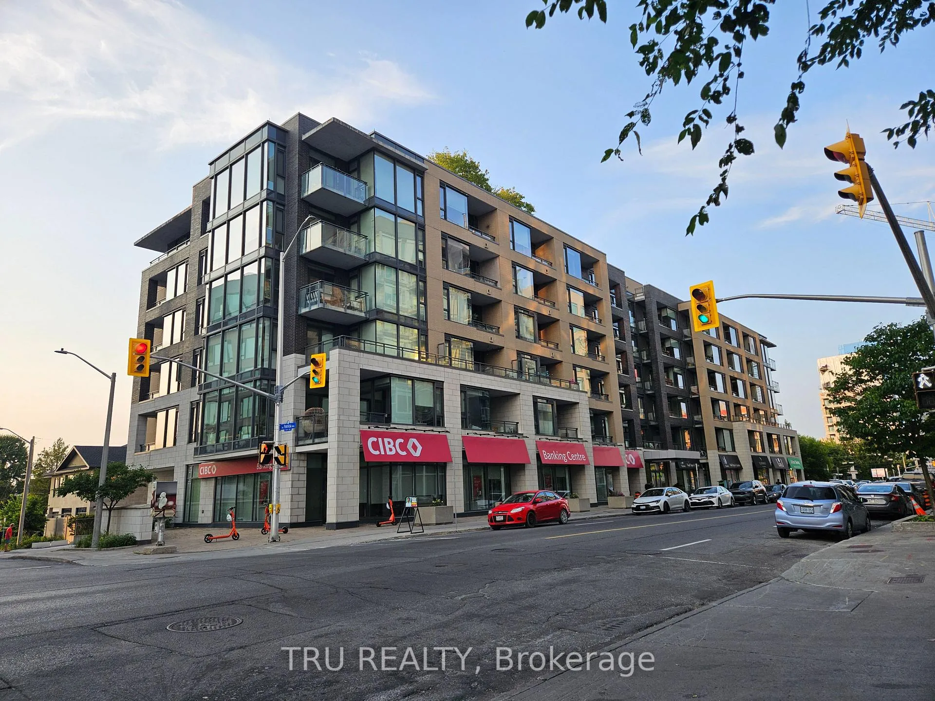 Front of Unit 609, 101 Richmond Road