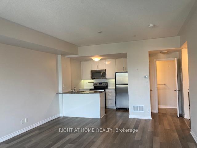 Photo 9 of Unit 6, 10 Carnation Avenue, Etobicoke, Long Branch — HOMEH
