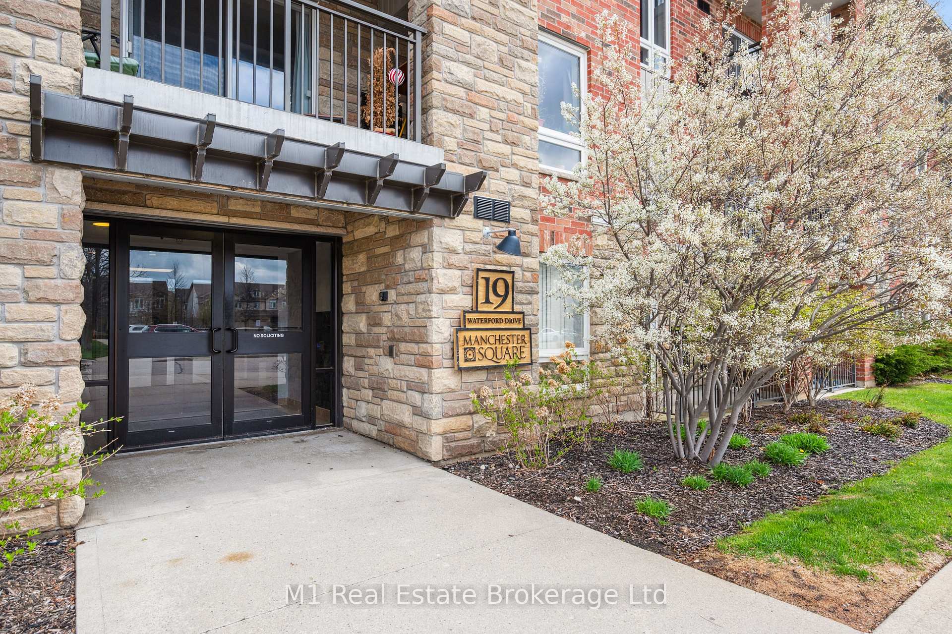 Photo 5 of Unit 105, 19 Waterford Drive, Guelph, Pineridge/Westminster Woods — HOMEH