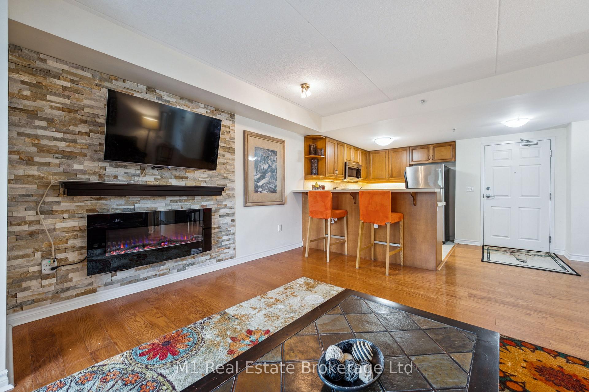 Photo 9 of Unit 105, 19 Waterford Drive, Guelph, Pineridge/Westminster Woods — HOMEH