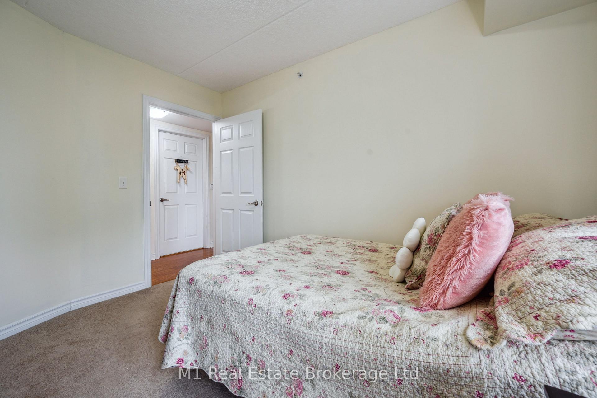 Photo 19 of Unit 105, 19 Waterford Drive, Guelph, Pineridge/Westminster Woods — HOMEH