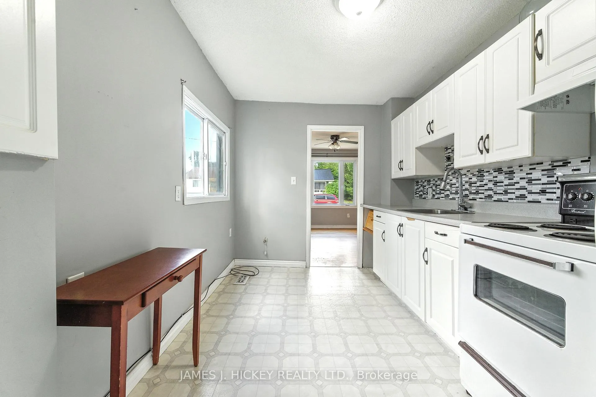 Photo 3 of 29 Glendale Avenue, Deep River — HOMEH