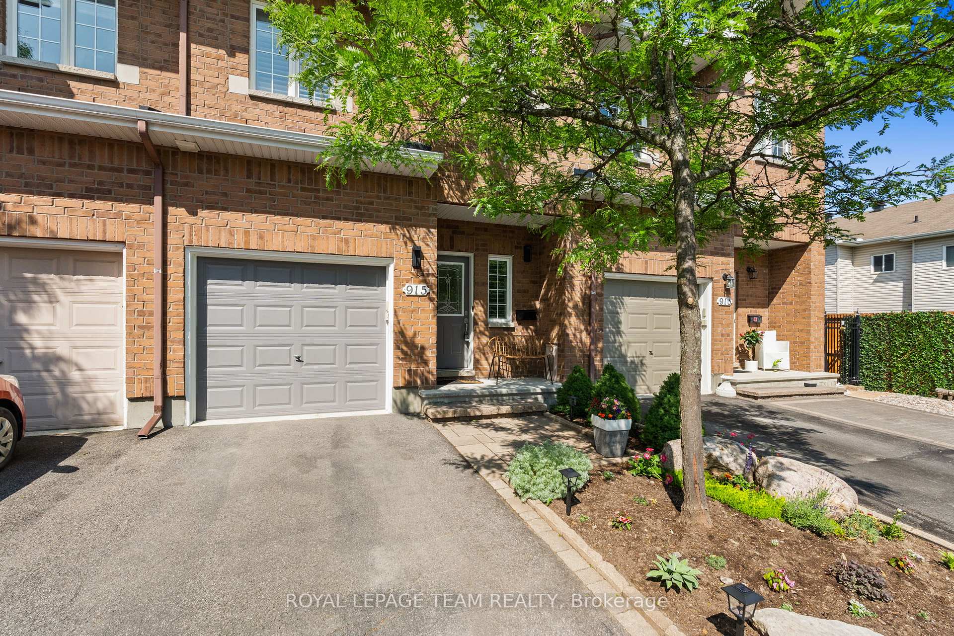 Photo 23 of 915 Torovin Private, Ottawa, Pineview — HOMEH