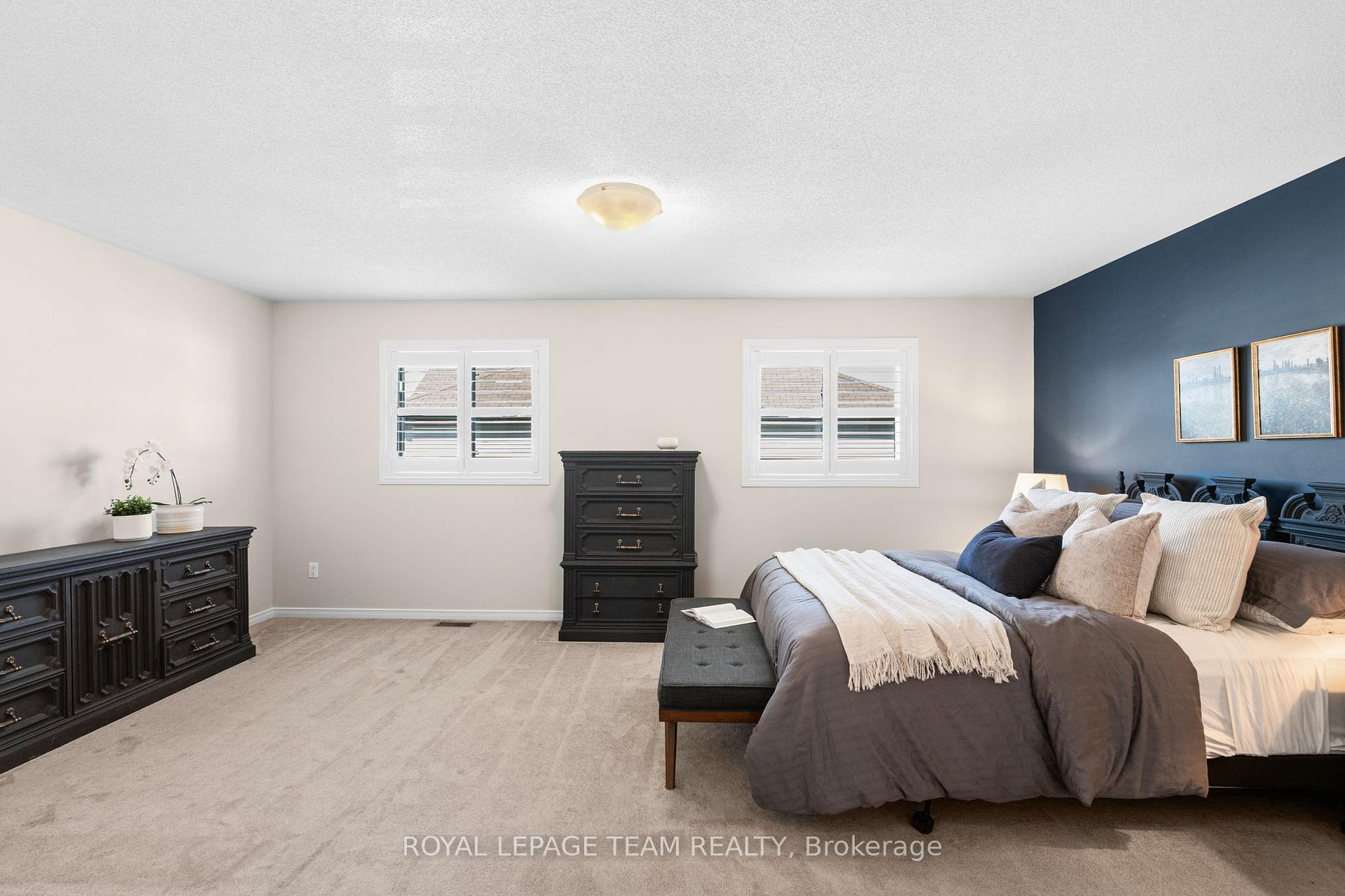 Photo 11 of 915 Torovin Private, Ottawa, Pineview — HOMEH