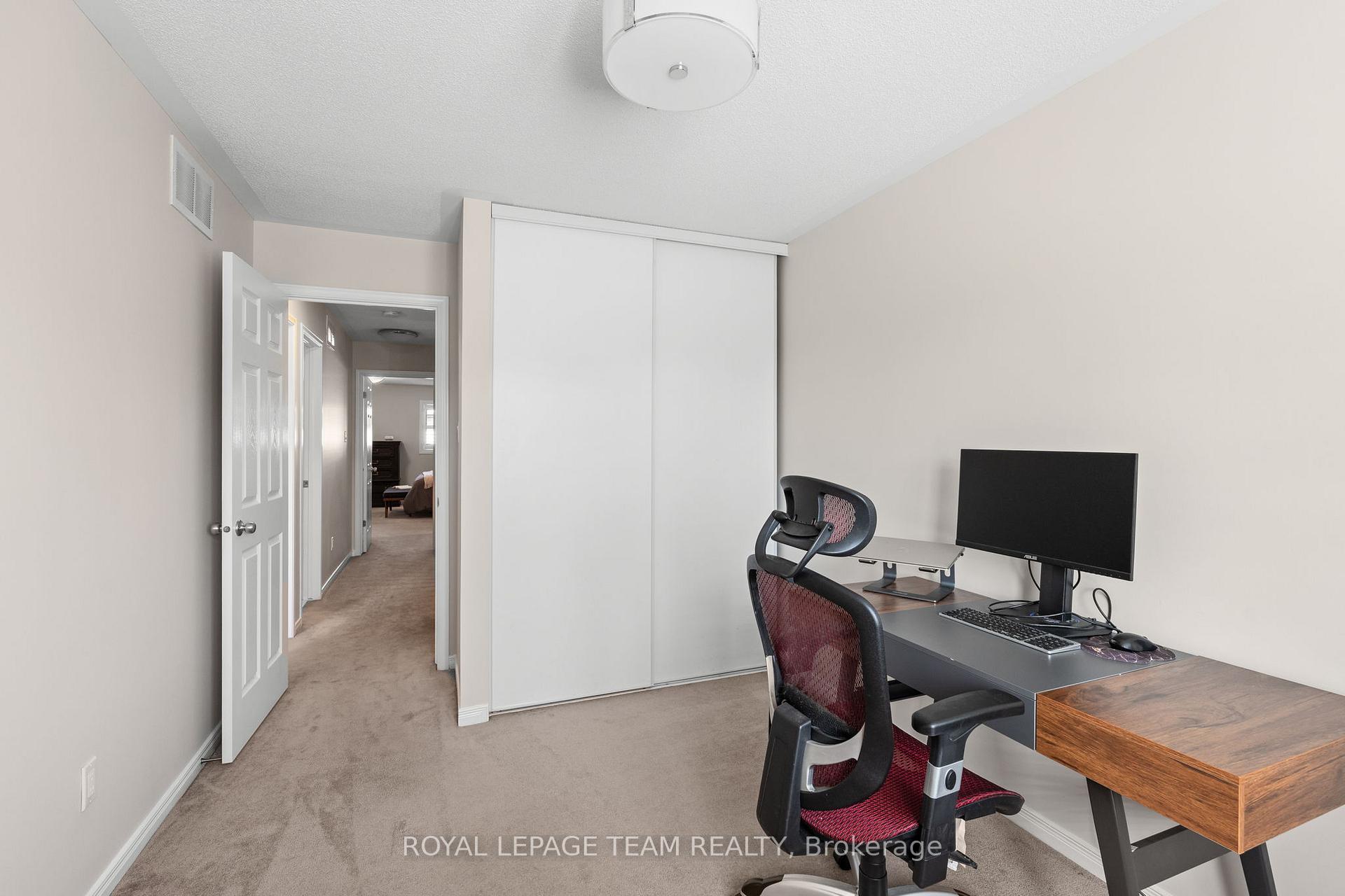 Photo 22 of 915 Torovin Private, Ottawa, Pineview — HOMEH