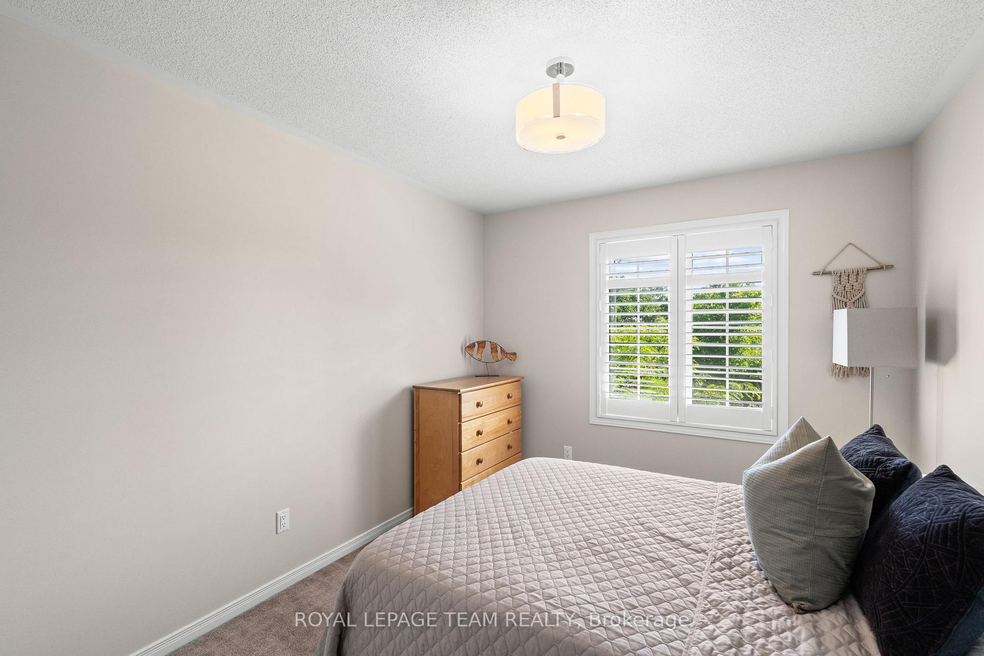 Photo 25 of 915 Torovin Private, Ottawa, Pineview — HOMEH