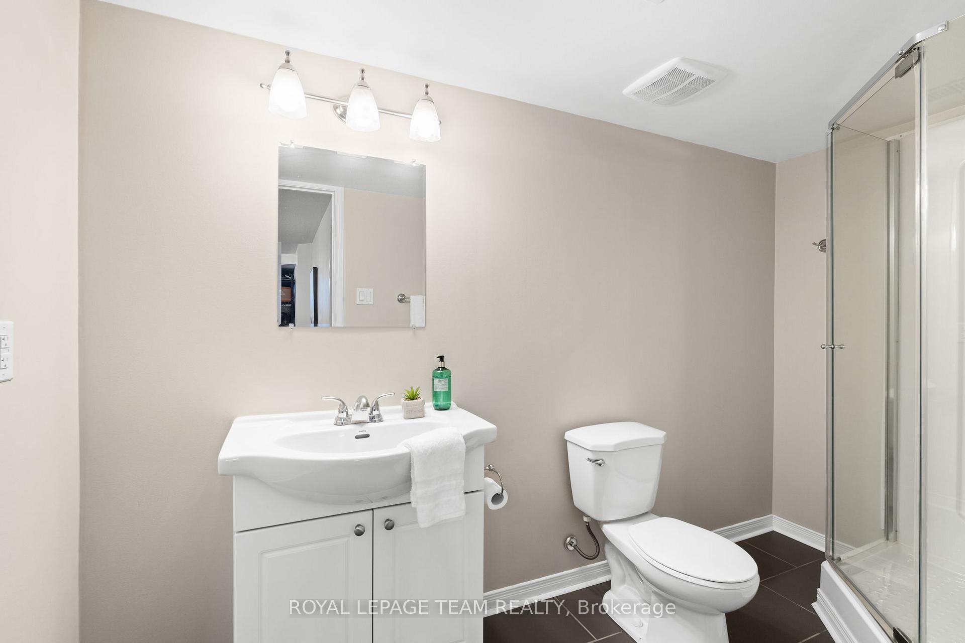 Photo 28 of 915 Torovin Private, Ottawa, Pineview — HOMEH