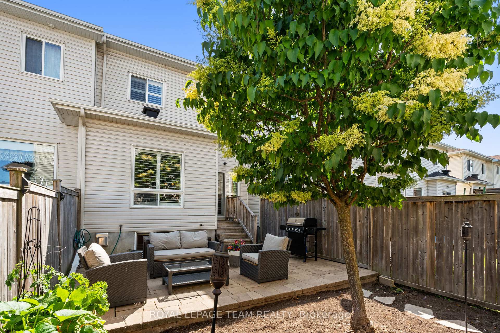 Photo 29 of 915 Torovin Private, Ottawa, Pineview — HOMEH