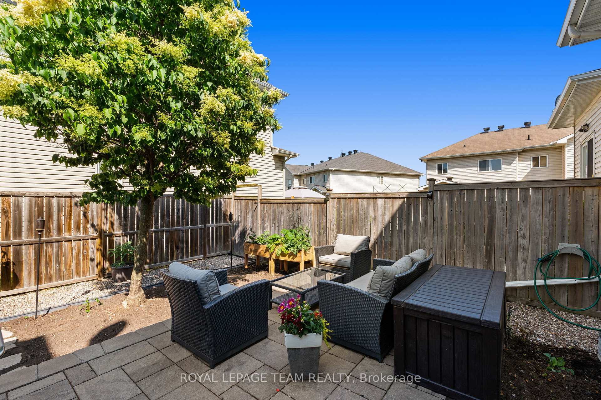 Photo 37 of 915 Torovin Private, Ottawa, Pineview — HOMEH