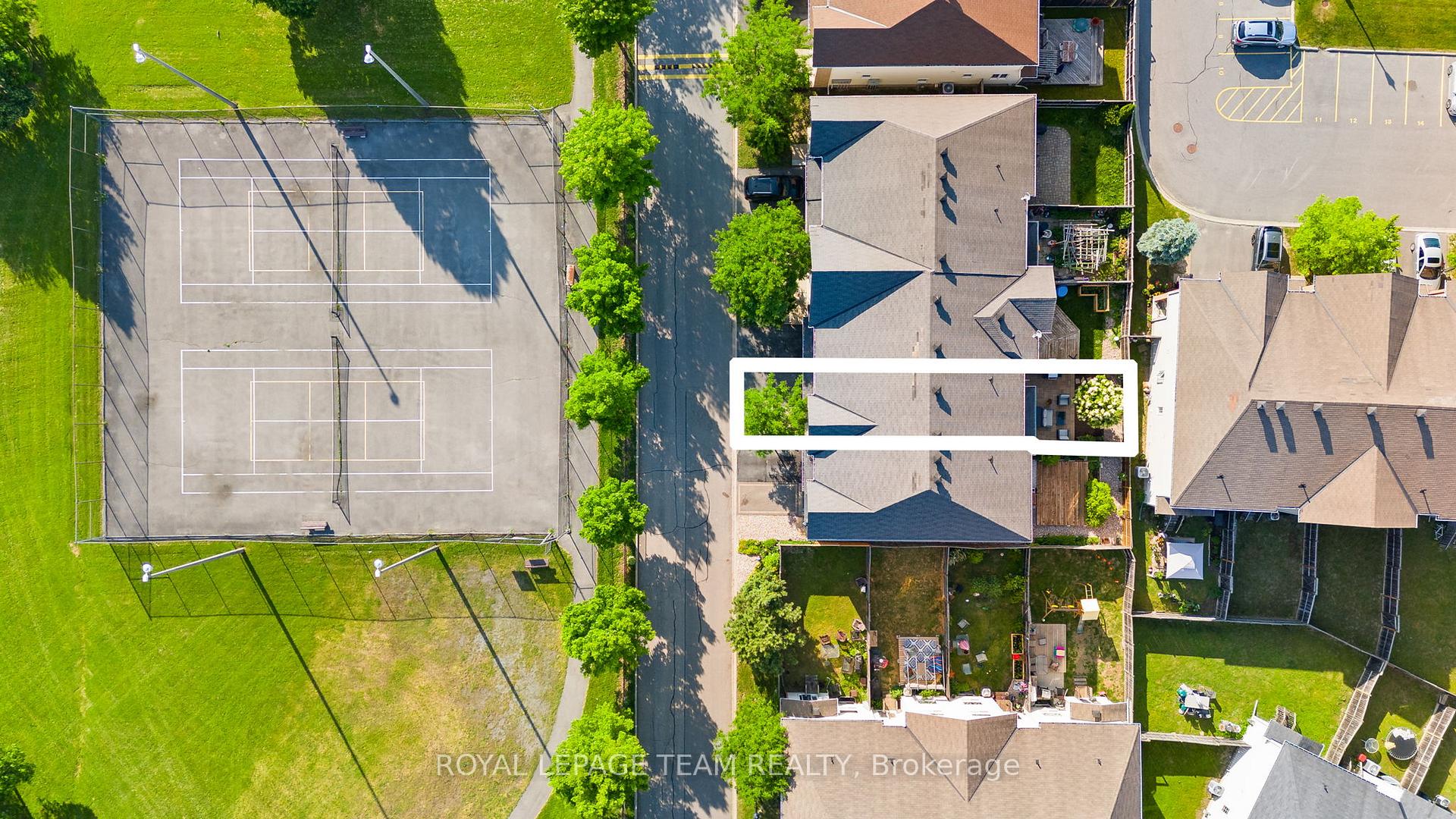 Photo 33 of 915 Torovin Private, Ottawa, Pineview — HOMEH