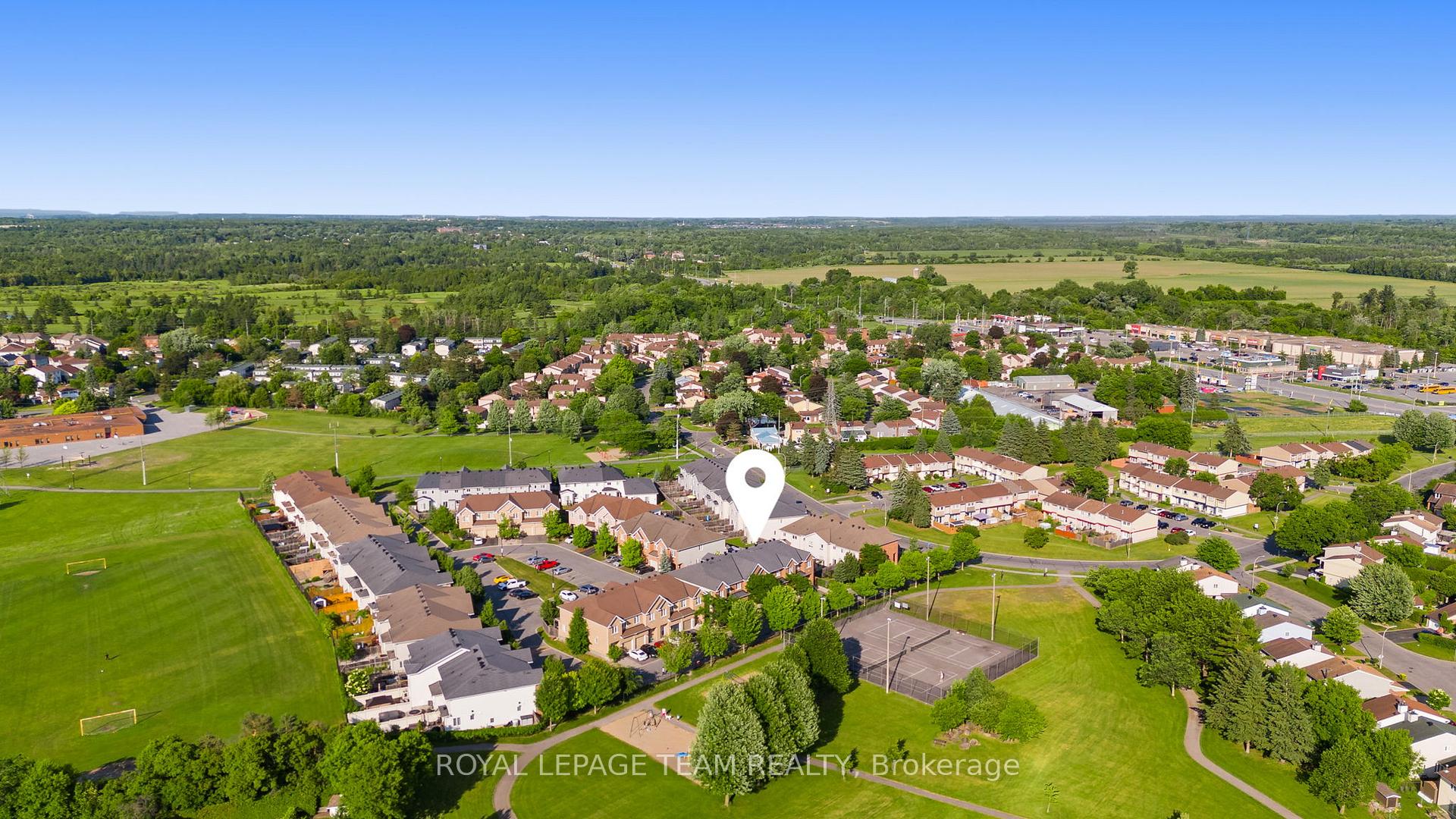 Photo 38 of 915 Torovin Private, Ottawa, Pineview — HOMEH