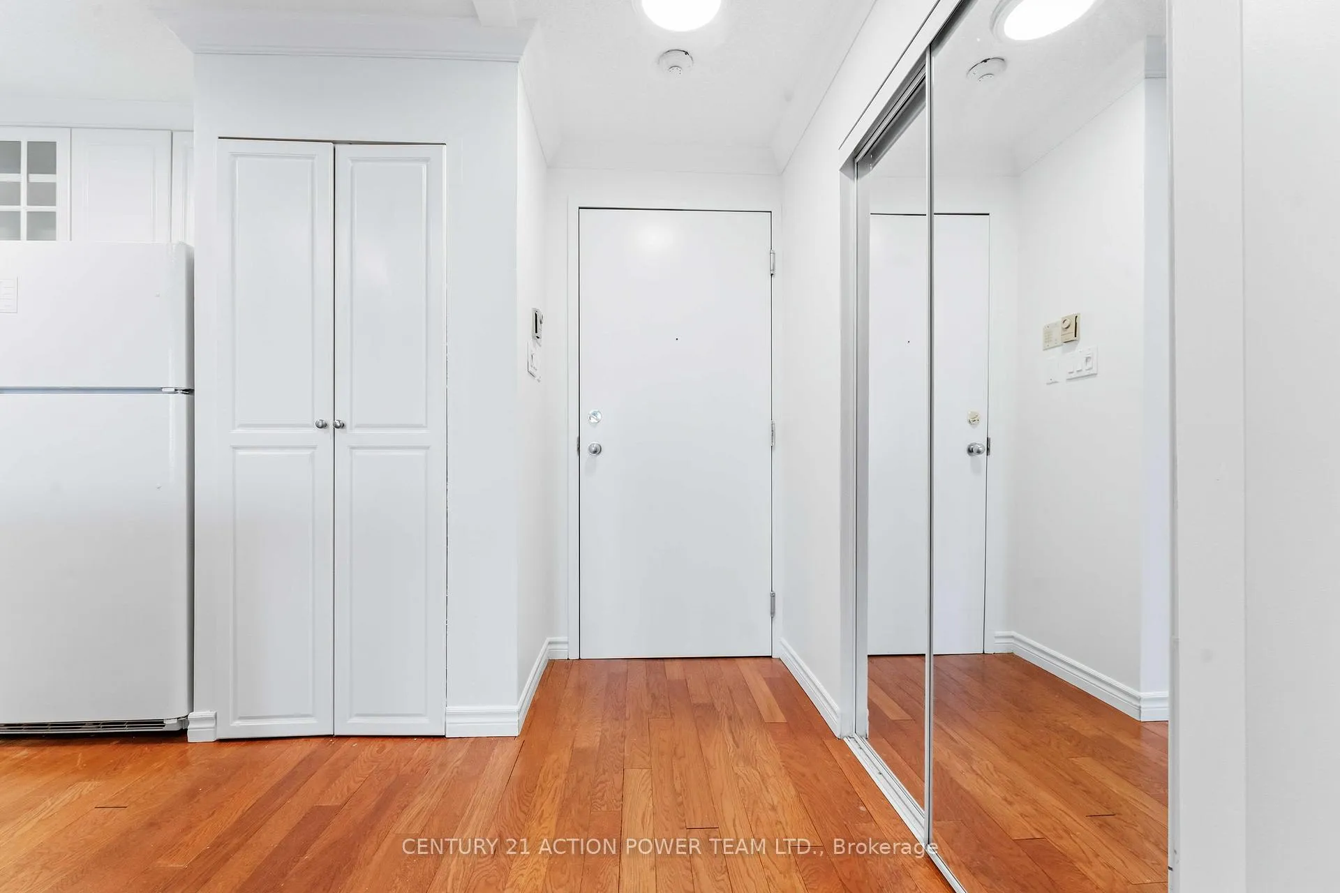 Photo 4 of Unit 1103, 1025 Grenon Avenue, Ottawa, Fairfield Heights — HOMEH