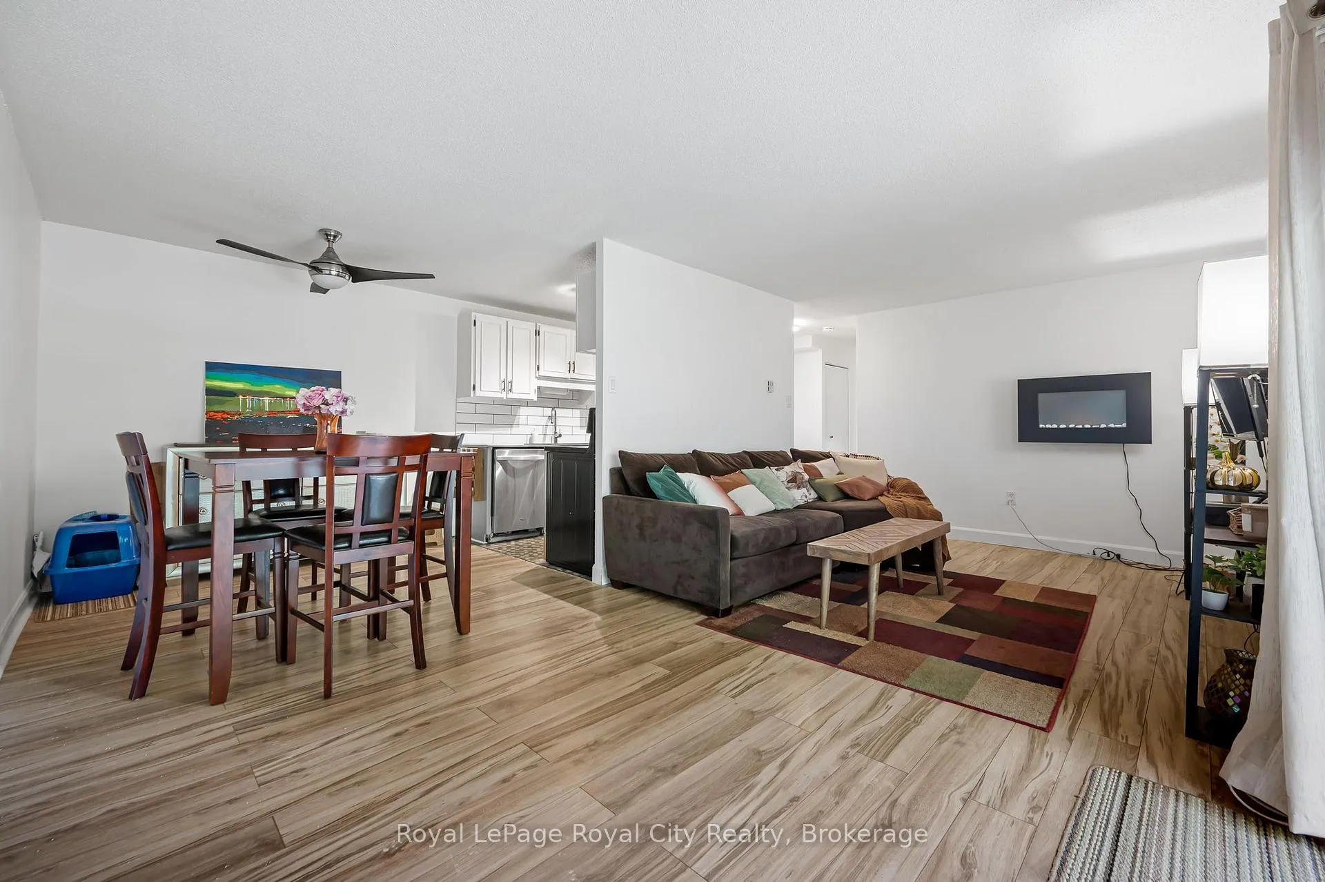 Photo 2 of Unit 104, 234 Willow Road, Guelph, Junction/Onward Willow — HOMEH