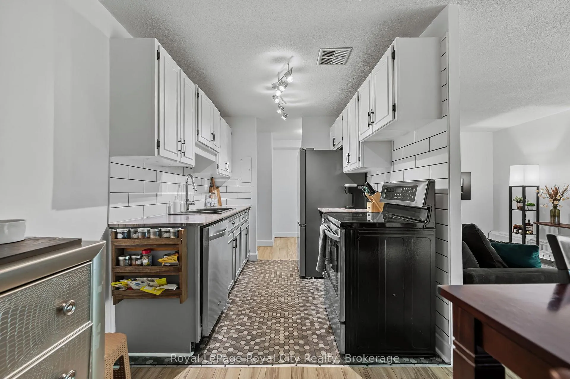 Photo 7 of Unit 104, 234 Willow Road, Guelph, Junction/Onward Willow — HOMEH