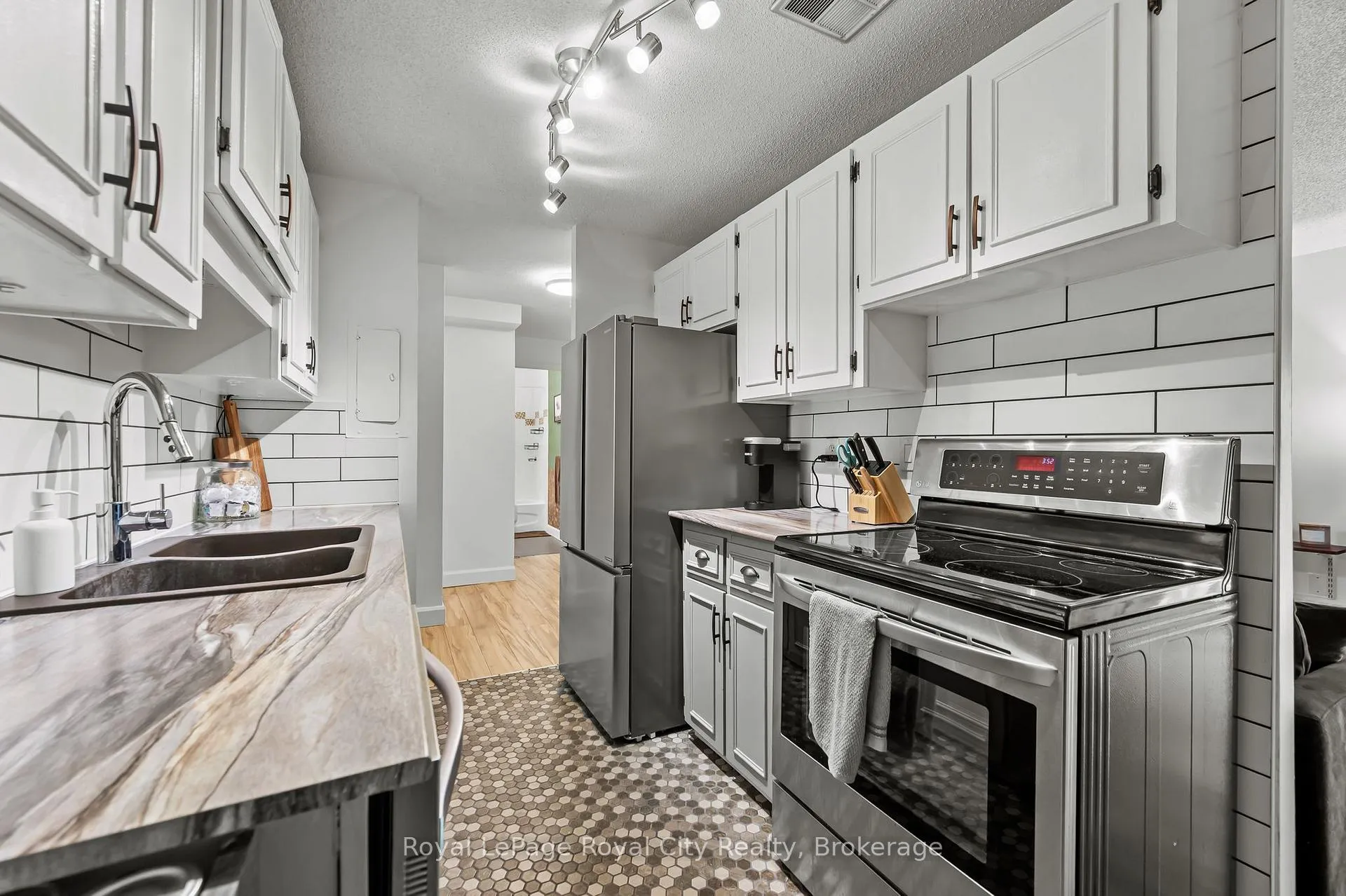 Photo 8 of Unit 104, 234 Willow Road, Guelph, Junction/Onward Willow — HOMEH