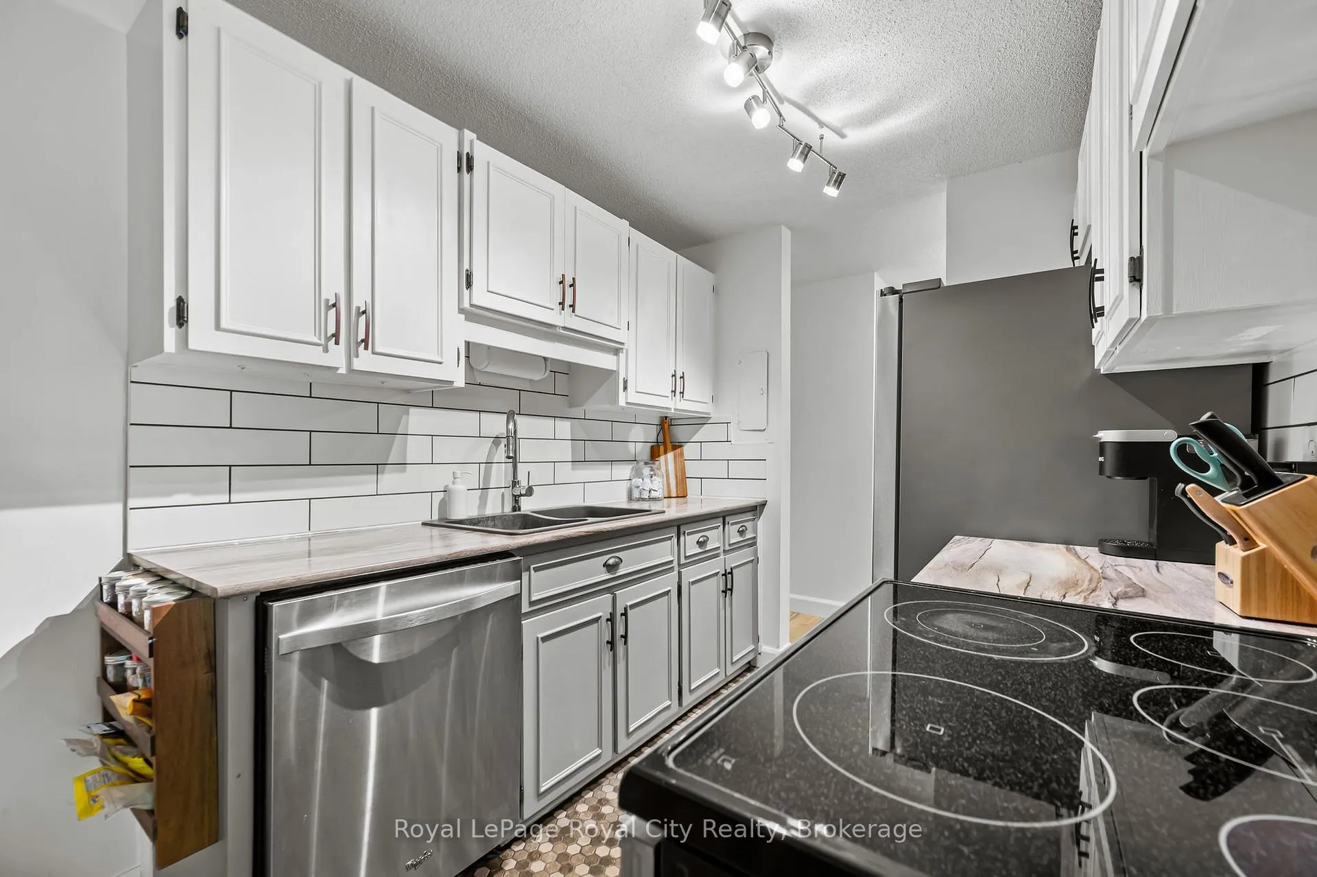 Photo 9 of Unit 104, 234 Willow Road, Guelph, Junction/Onward Willow — HOMEH