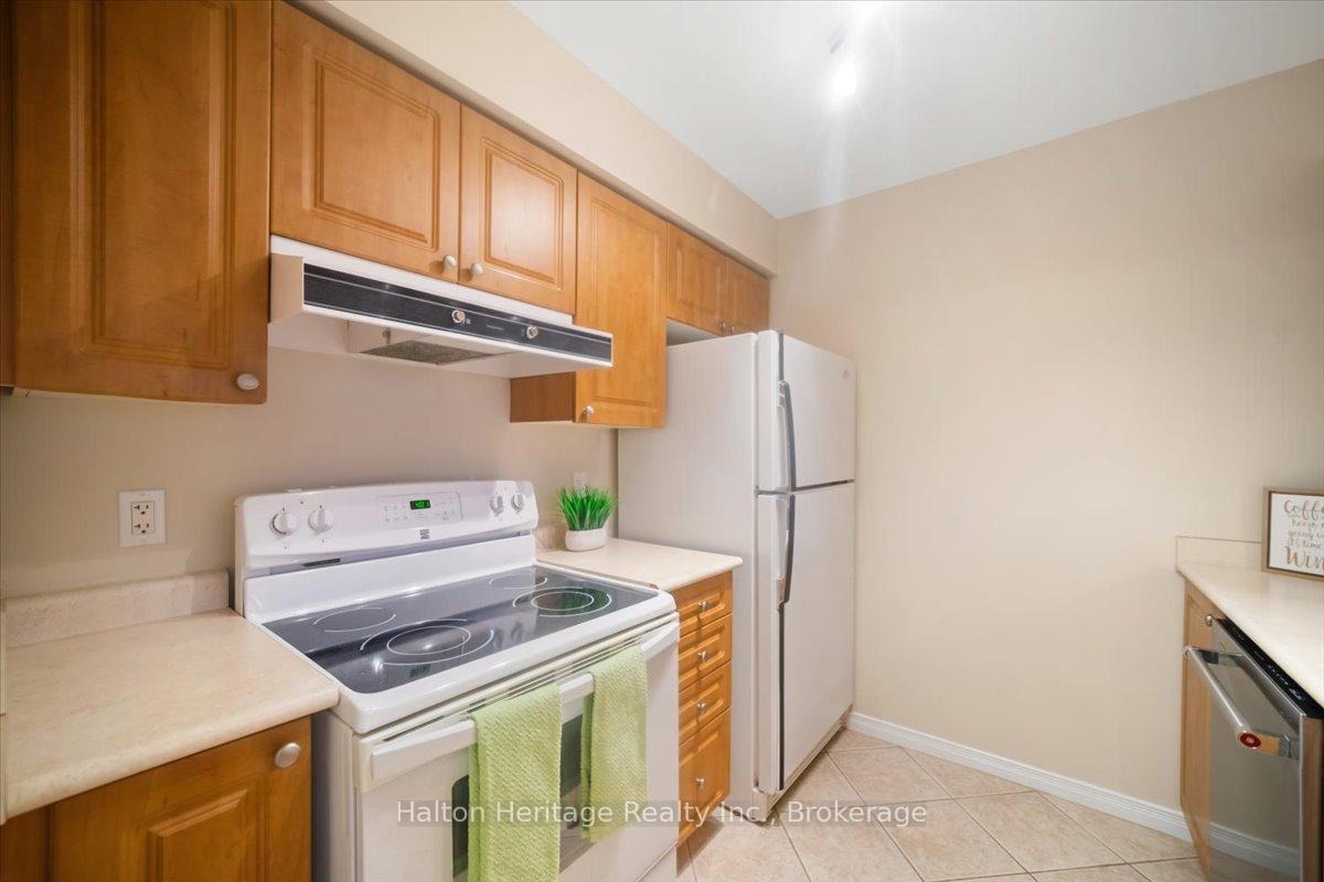 Photo 6 of Unit 309, 1200 The Esplanade N, Pickering, Town Centre — HOMEH