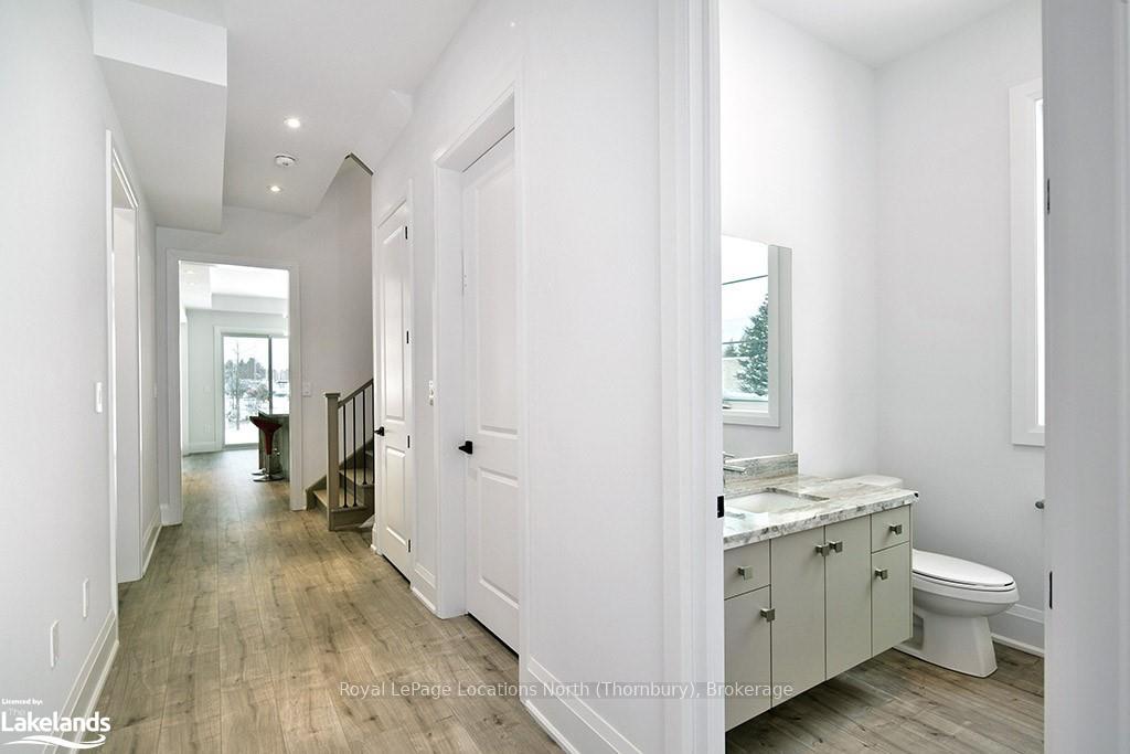 Photo 3 of Unit 7, 11 Bay Street E, Blue Mountains — HOMEH