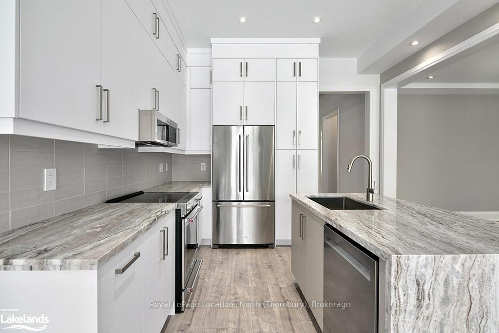 Photo 16 of Unit 7, 11 Bay Street E, Blue Mountains — HOMEH