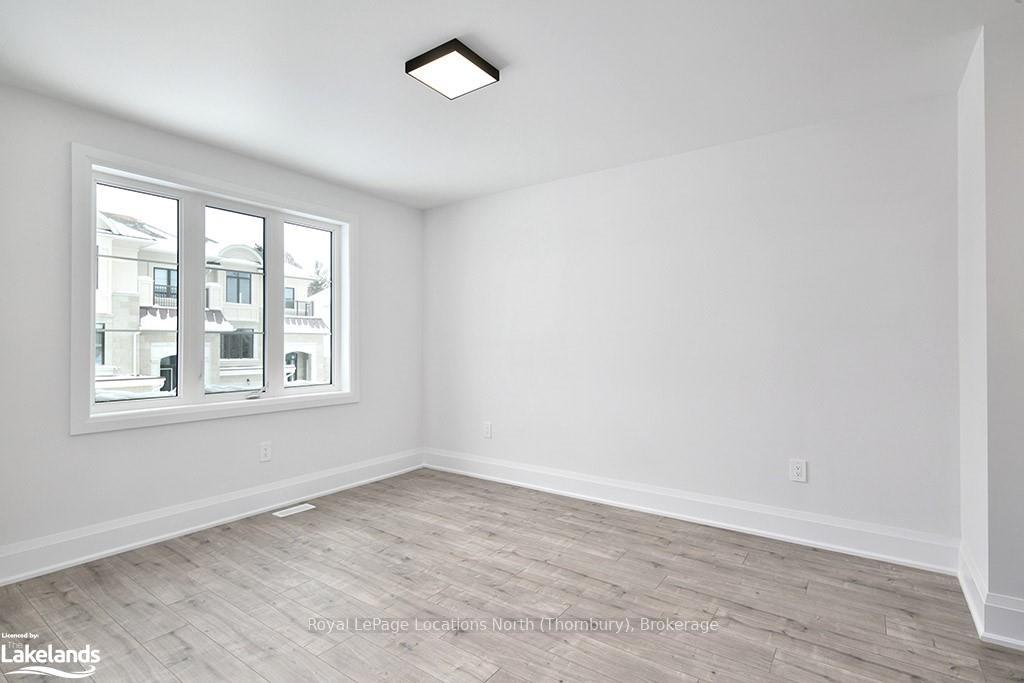 Photo 21 of Unit 7, 11 Bay Street E, Blue Mountains — HOMEH