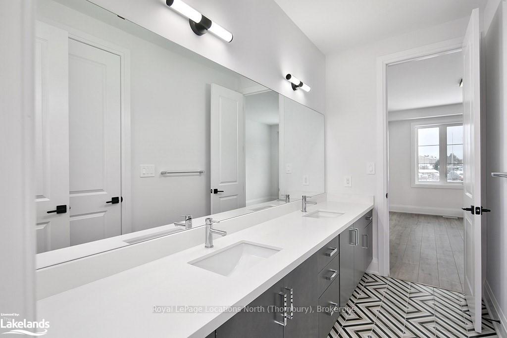 Photo 23 of Unit 7, 11 Bay Street E, Blue Mountains — HOMEH