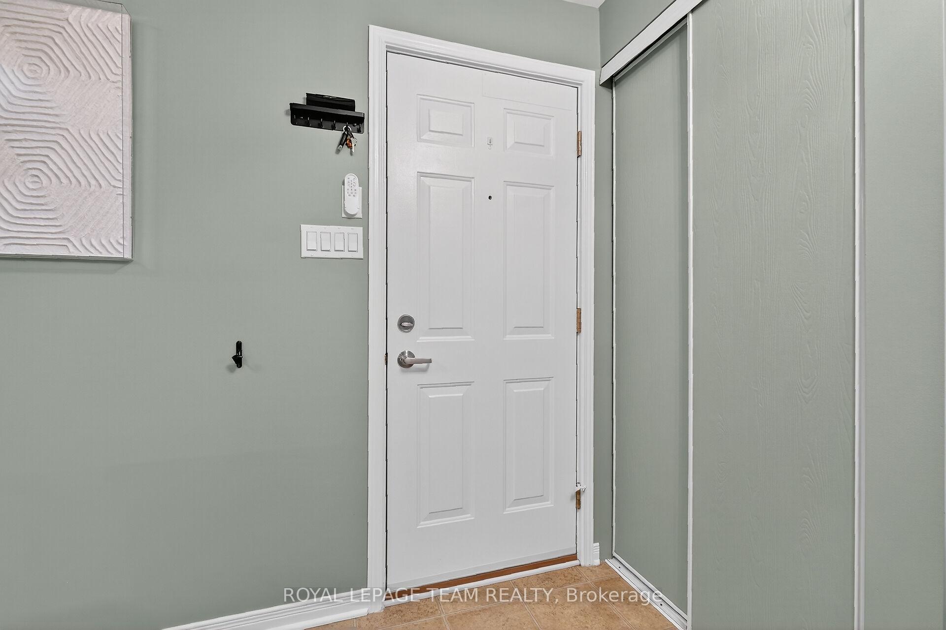 Photo 5 of 548 Lakeridge Drive NE, Ottawa, Avalon East — HOMEH