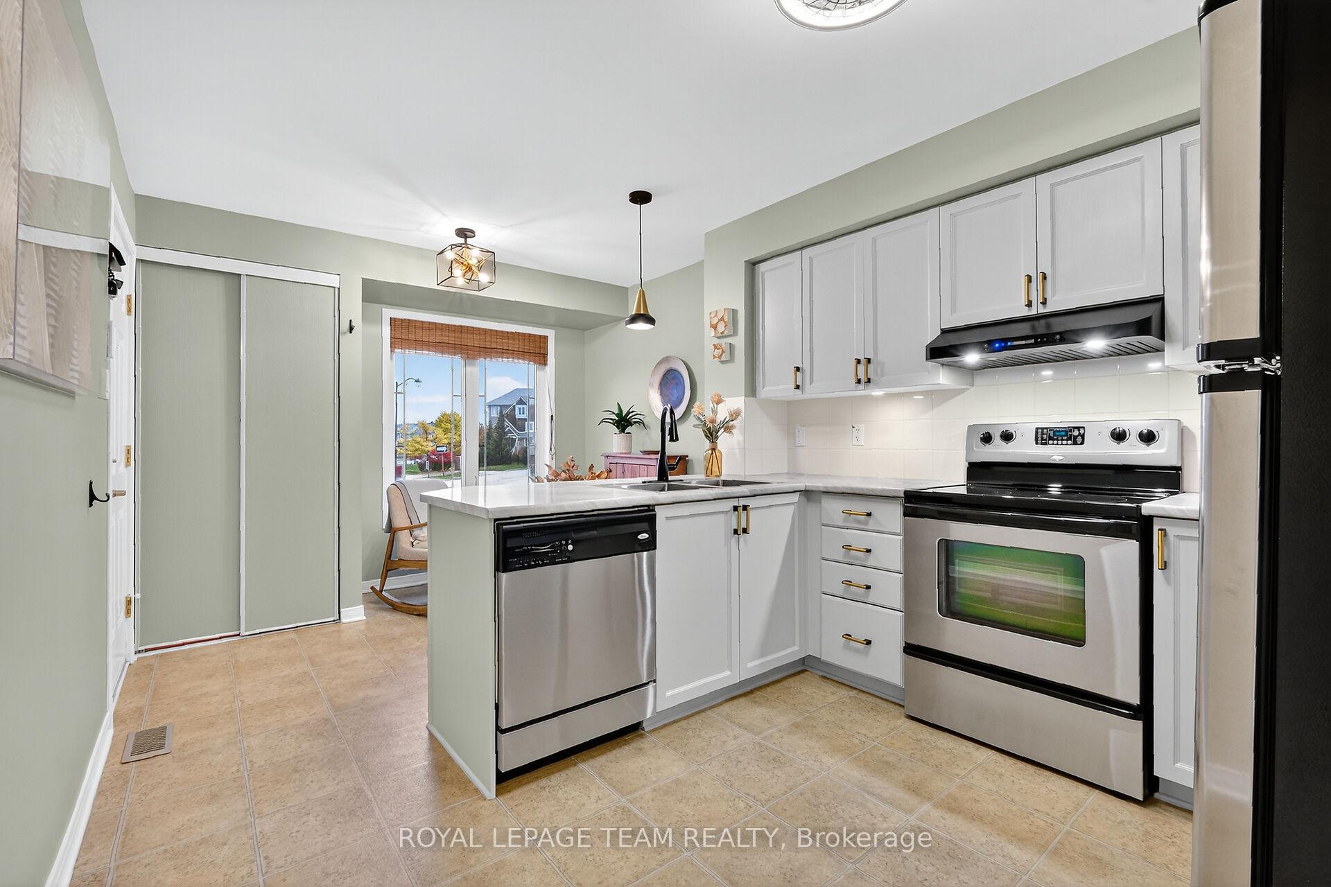 Photo 11 of 548 Lakeridge Drive NE, Ottawa, Avalon East — HOMEH