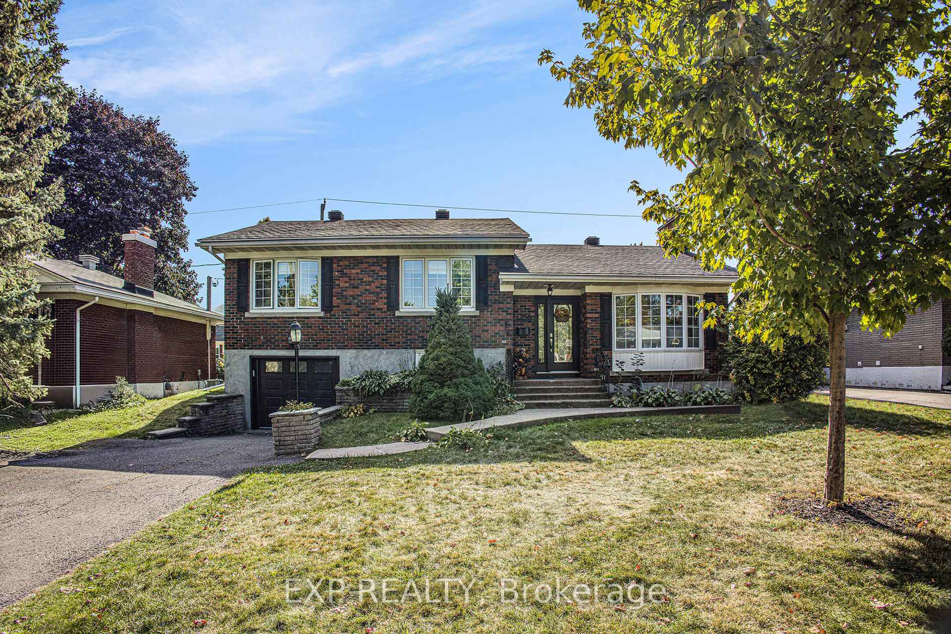 Photo 1 of 756 Fairdale Avenue, Ottawa, Elmvale Acres — HOMEH