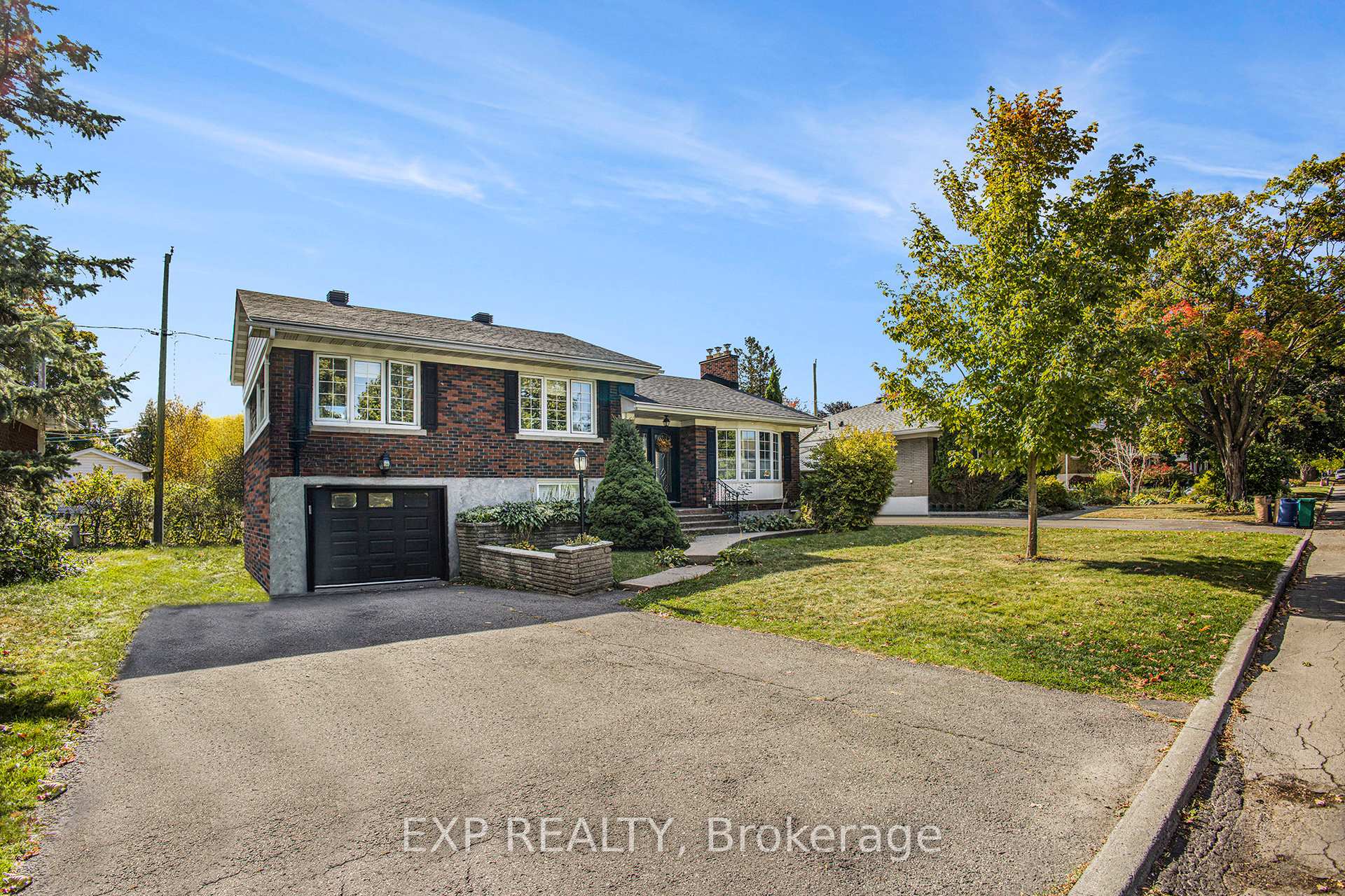 Photo 5 of 756 Fairdale Avenue, Ottawa, Elmvale Acres — HOMEH