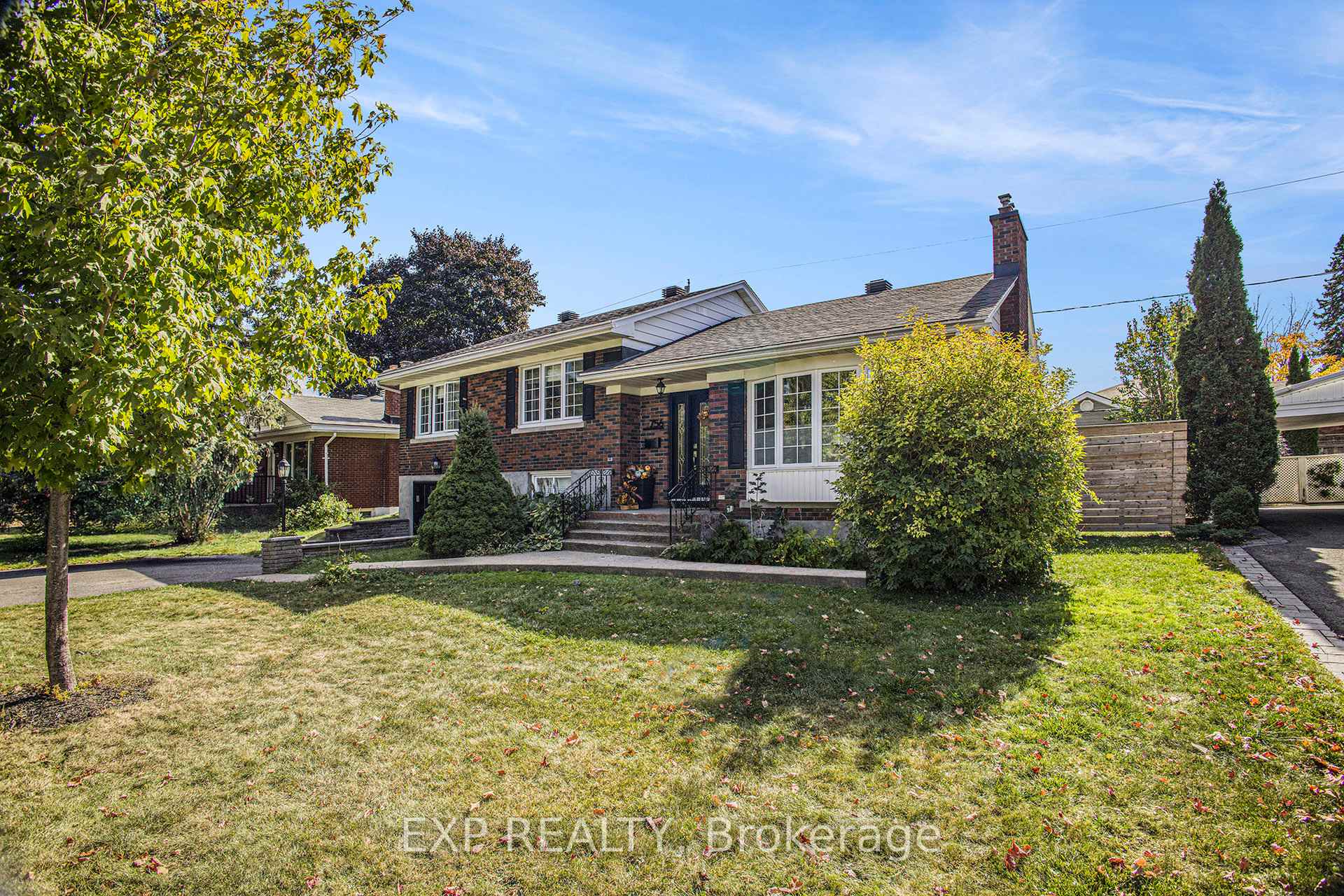 Photo 6 of 756 Fairdale Avenue, Ottawa, Elmvale Acres — HOMEH