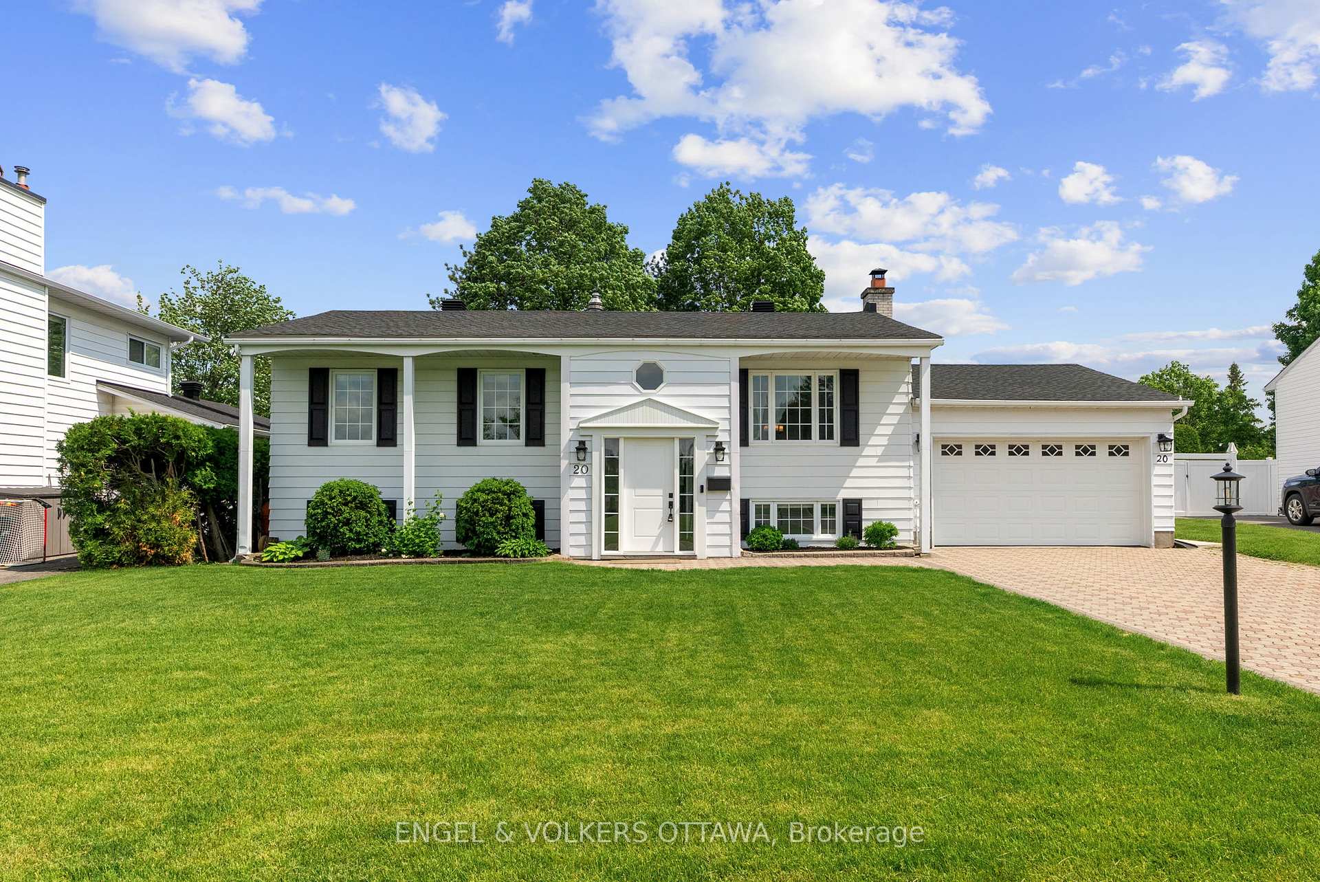 Photo 1 of 20 Assiniboine Drive, Ottawa, Borden Farm/Stewart Farm/Carleton Heights/Parkwood Hills — HOMEH