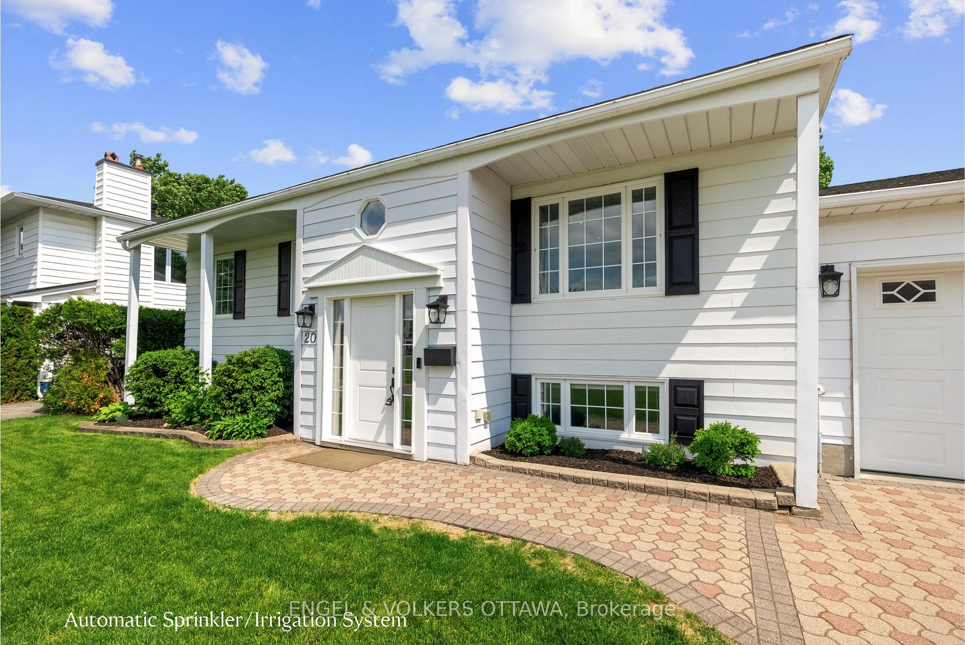 Photo 2 of 20 Assiniboine Drive, Ottawa, Borden Farm/Stewart Farm/Carleton Heights/Parkwood Hills — HOMEH