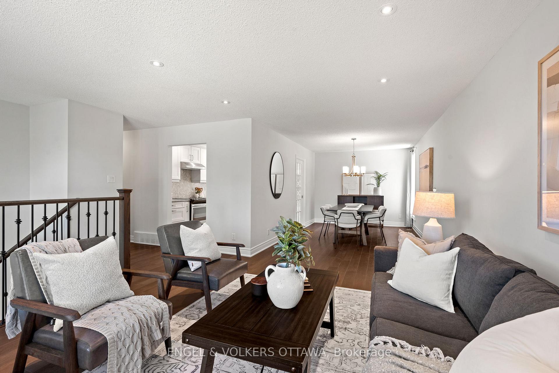 Photo 6 of 20 Assiniboine Drive, Ottawa, Borden Farm/Stewart Farm/Carleton Heights/Parkwood Hills — HOMEH