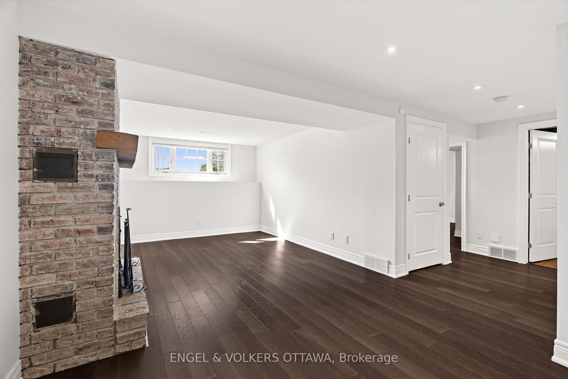 Photo 23 of 20 Assiniboine Drive, Ottawa, Borden Farm/Stewart Farm/Carleton Heights/Parkwood Hills — HOMEH