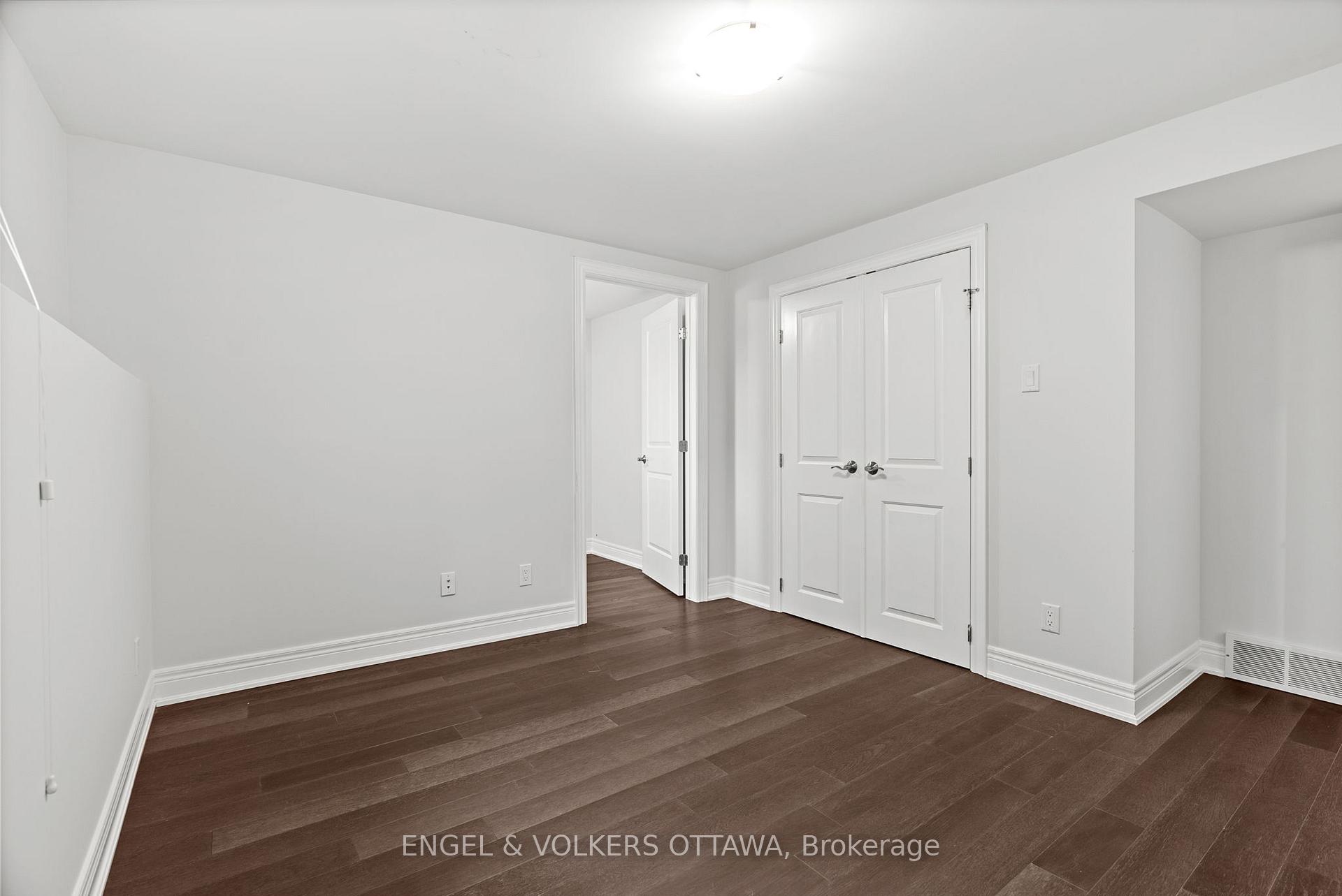 Photo 24 of 20 Assiniboine Drive, Ottawa, Borden Farm/Stewart Farm/Carleton Heights/Parkwood Hills — HOMEH