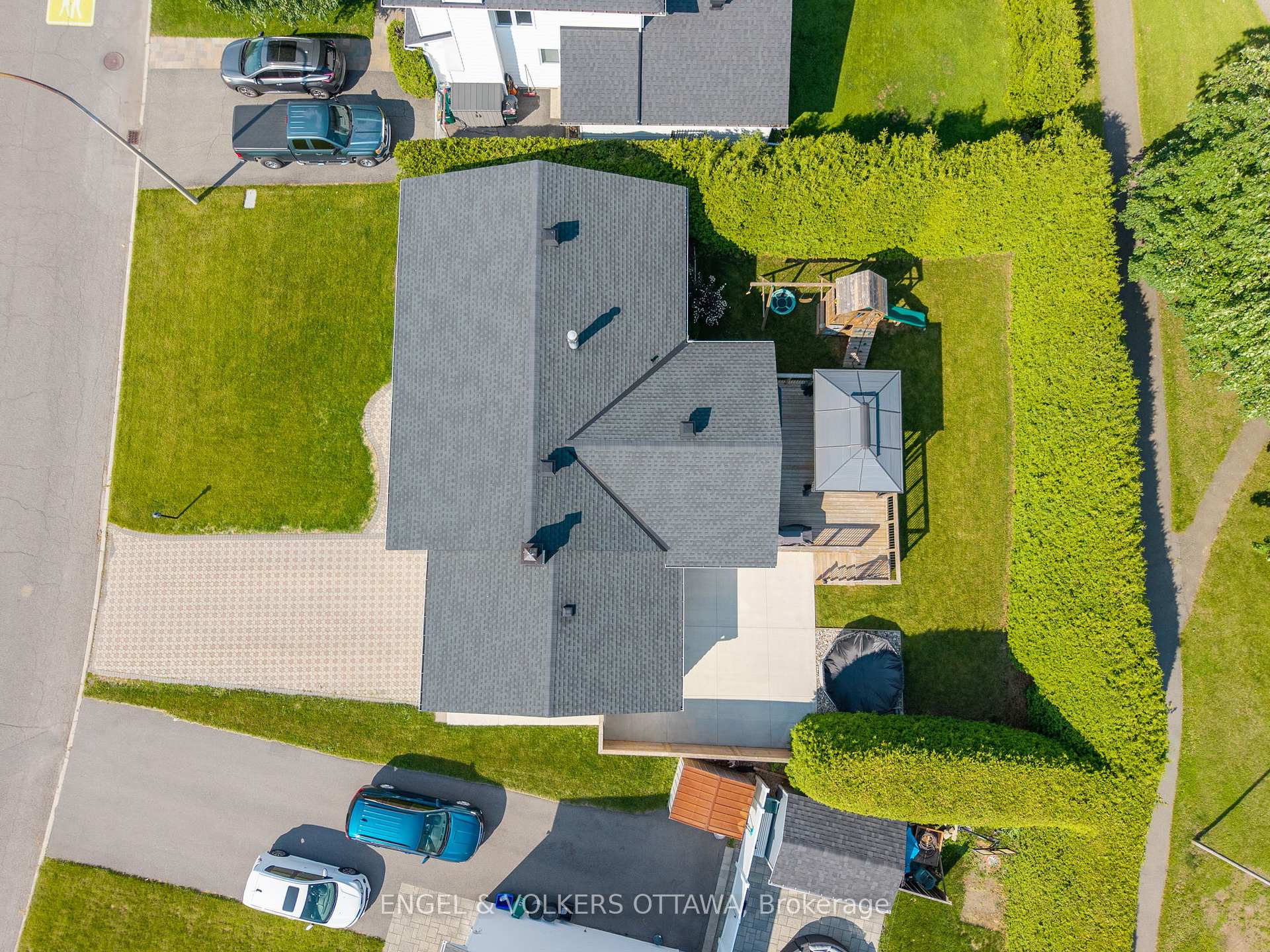 Photo 41 of 20 Assiniboine Drive, Ottawa, Borden Farm/Stewart Farm/Carleton Heights/Parkwood Hills — HOMEH