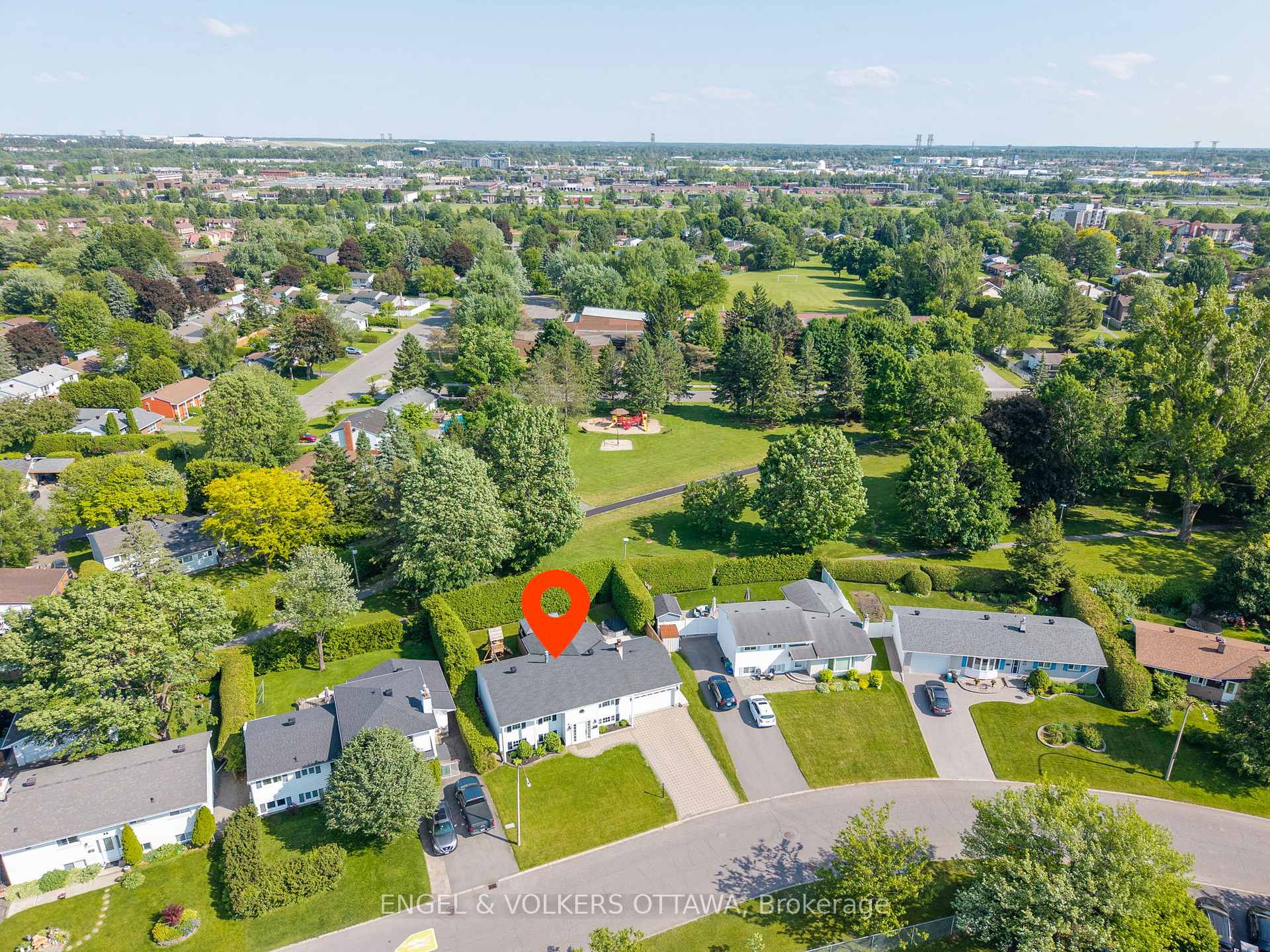 Photo 44 of 20 Assiniboine Drive, Ottawa, Borden Farm/Stewart Farm/Carleton Heights/Parkwood Hills — HOMEH
