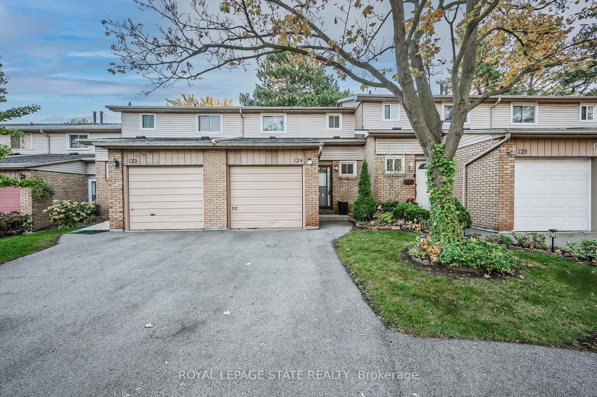 Photo 1 of Unit 124, 100 Quigley Road, Hamilton, Vincent — HOMEH