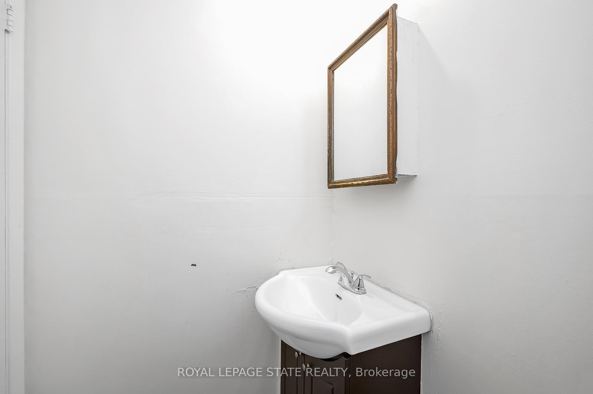 Photo 12 of Unit 124, 100 Quigley Road, Hamilton, Vincent — HOMEH